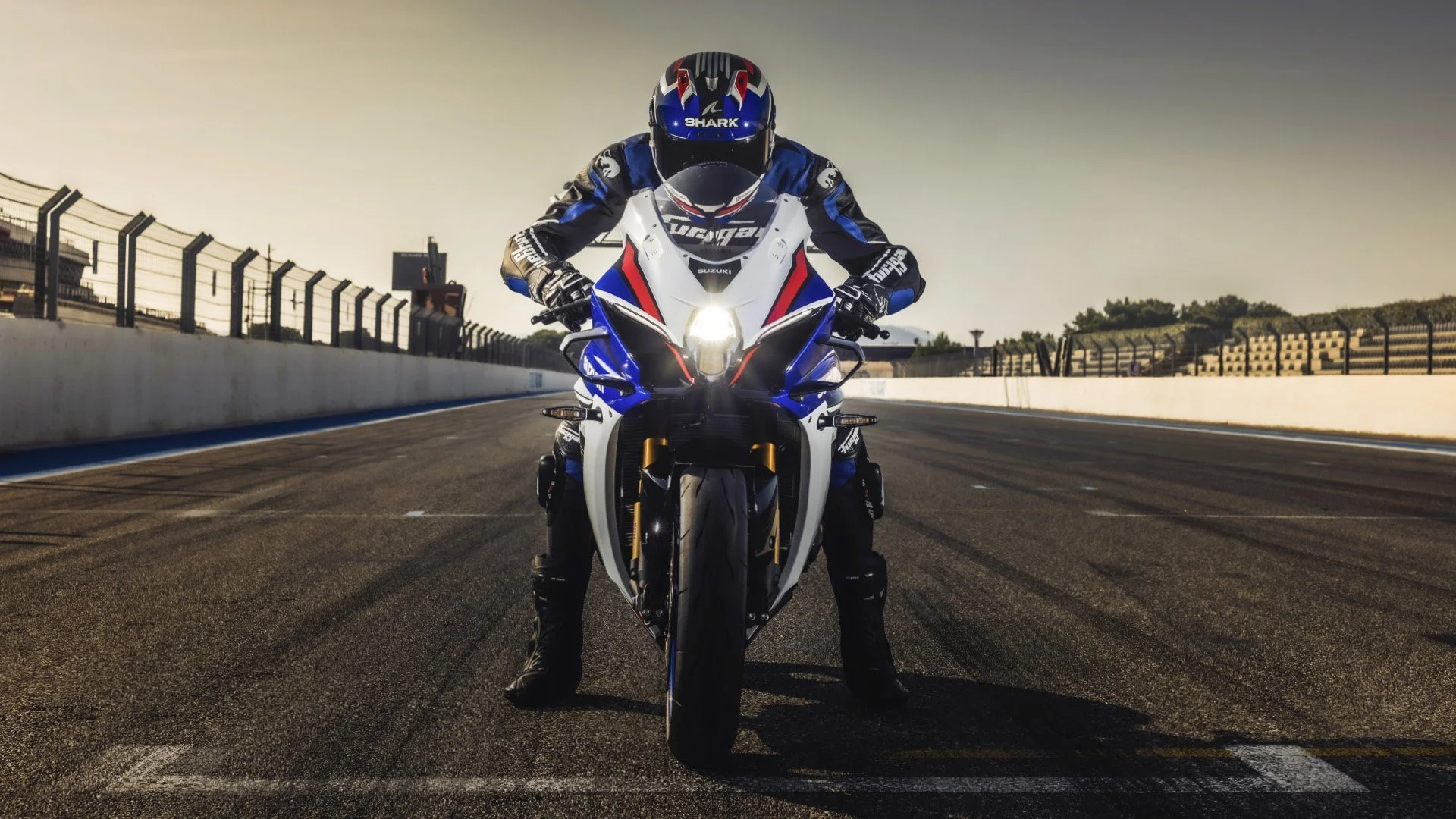 GSX-R1000R_action.jpg