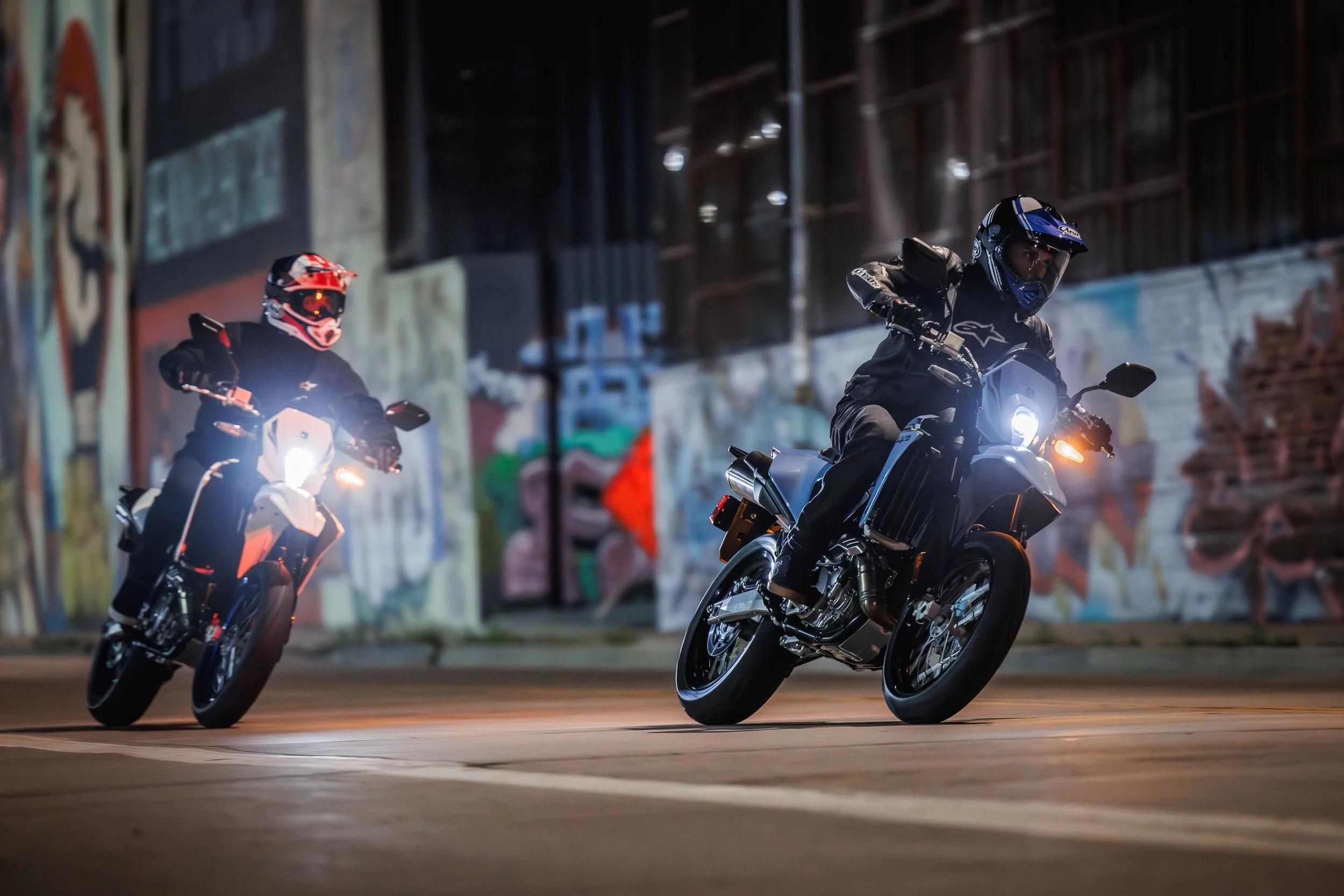 DR-Z400SMRLM5_action_14.jpg