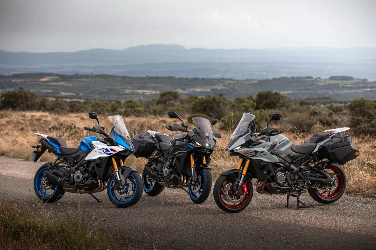 GSX-S1000GX_M6_Action_01_dl_1280.jpg