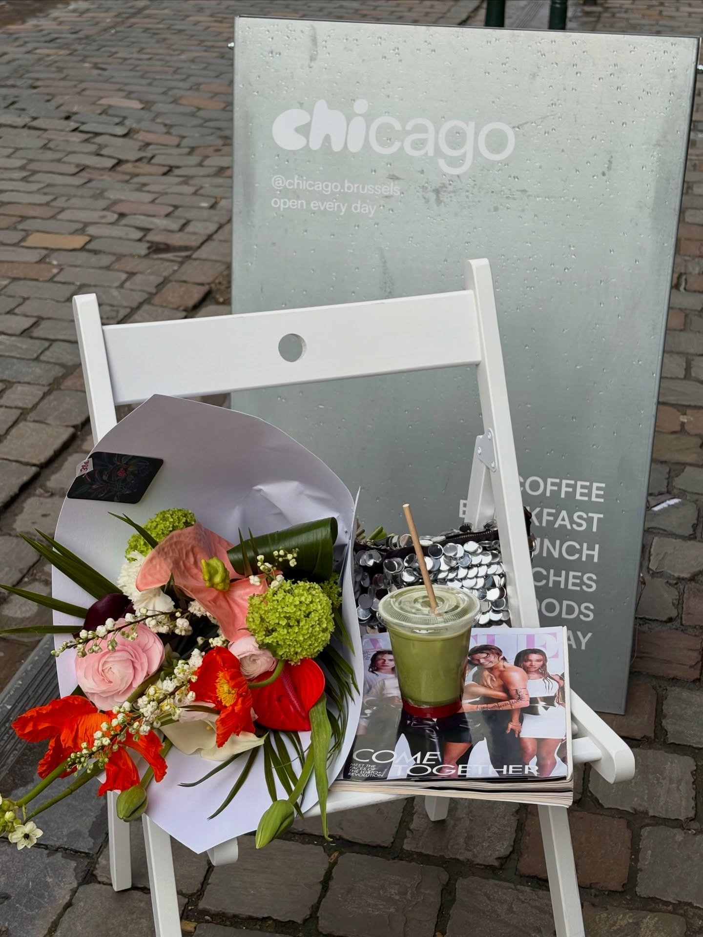 Girlfriends, boyfriends, best friends &mdash; whoever&rsquo;s got your heart 💘
We all need a little extra love (and maybe some flowers) today.

Tag your person &amp; spread the love💋