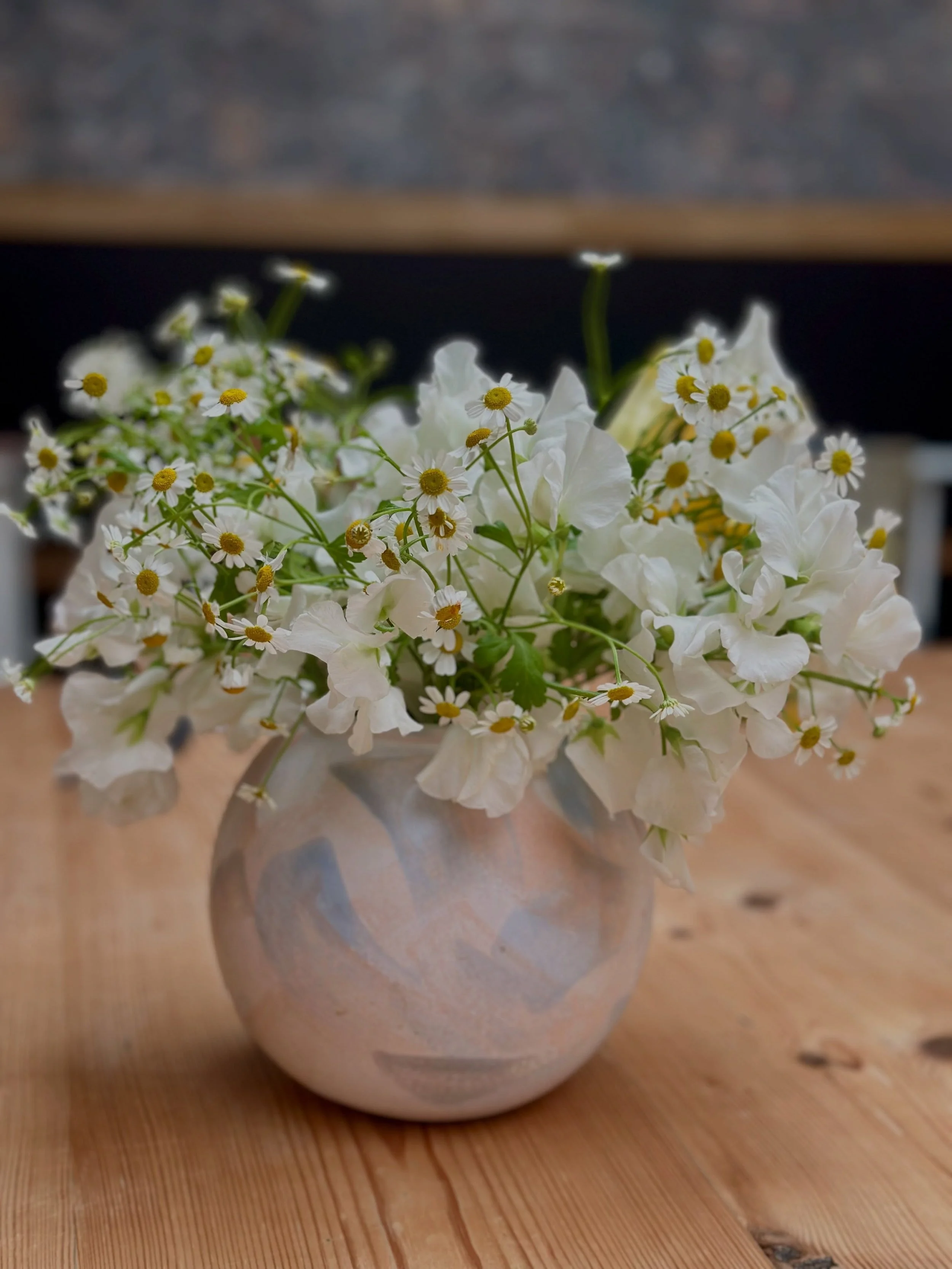 Mommy deserves the soft life tomorrow 💕
Get your fuel at chicago and some flowers at @palomastudiofloral next door 🥞🌼

📍Chicago Brussels 
Rue de flandre 45
Kitchen 9-3pm (2:30 weekdays)
Coffee 9-4pm 
-
#brusselsfood #mothersday
