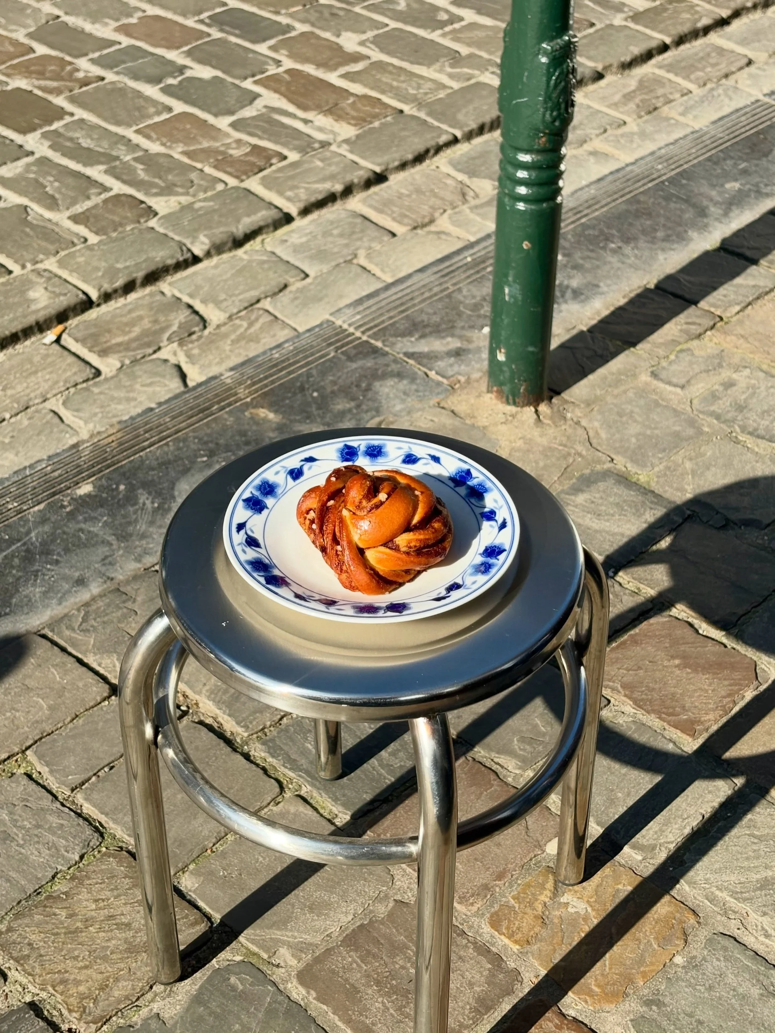 Today&rsquo;s little treat🤎

📍Chicago Brussels  Rue de flandre 45
Kitchen 9-3pm (2:30 weekdays)
Coffee 9-4pm 
-
#brusselsfood #coffeshop #cinnamon