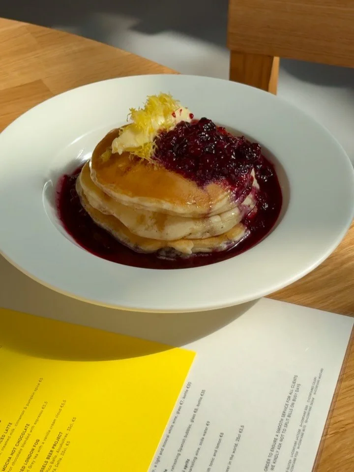 New menu out for this new season;)
and it involves a whole lot of blueberries! 🫐

📍Chicago Brussels 
Rue de flandre 45
Kitchen 9-3pm (2:30 weekdays)
Coffee 9-4pm 
-
#brusselsfood #brunchspots #autumn