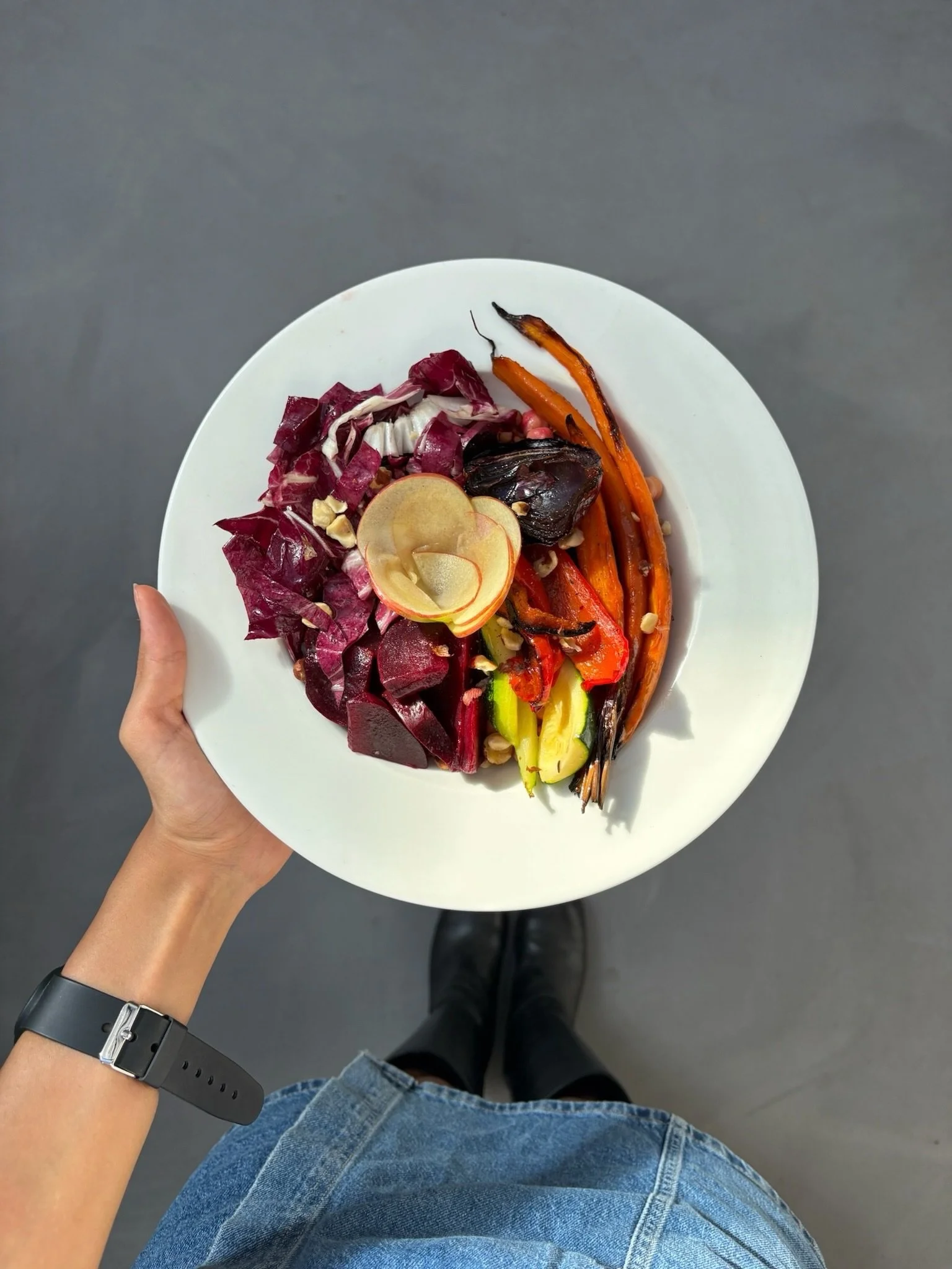 Fall colors are our favorite 🍂🧡 Meet our Harvest Salad:) a little taste of autumn in every bite! ❣

📍Chicago Brussels 
Rue de flandre 45
Kitchen 9-3pm (2:30 weekdays)
Coffee 9-4pm 
-
#brunchspots #brunchbrussels