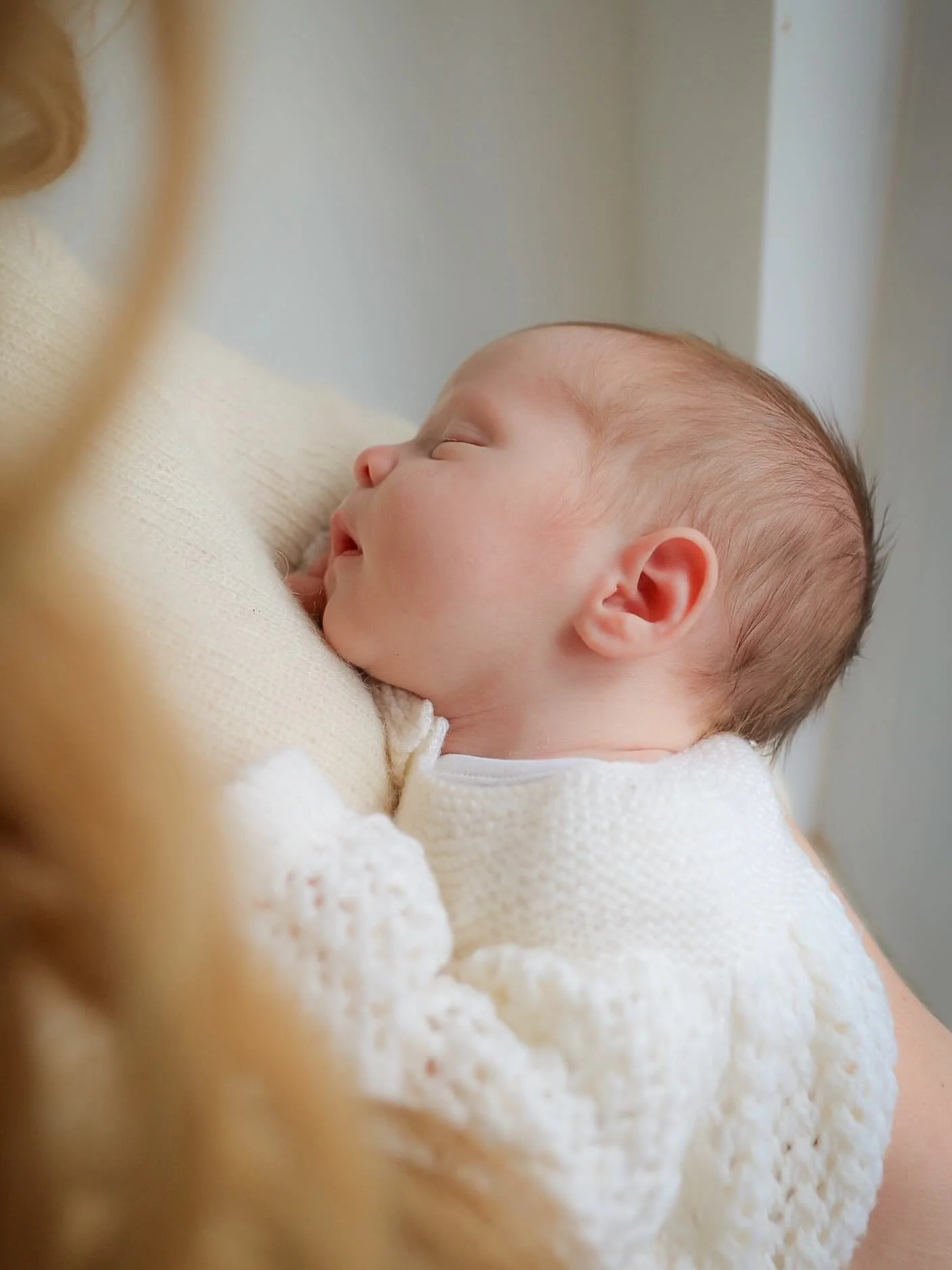 6 days old and the sweetest baby girl! 💕 Congratulations @apollineheloise @ryanhudson90 - your gallery is with you 💌