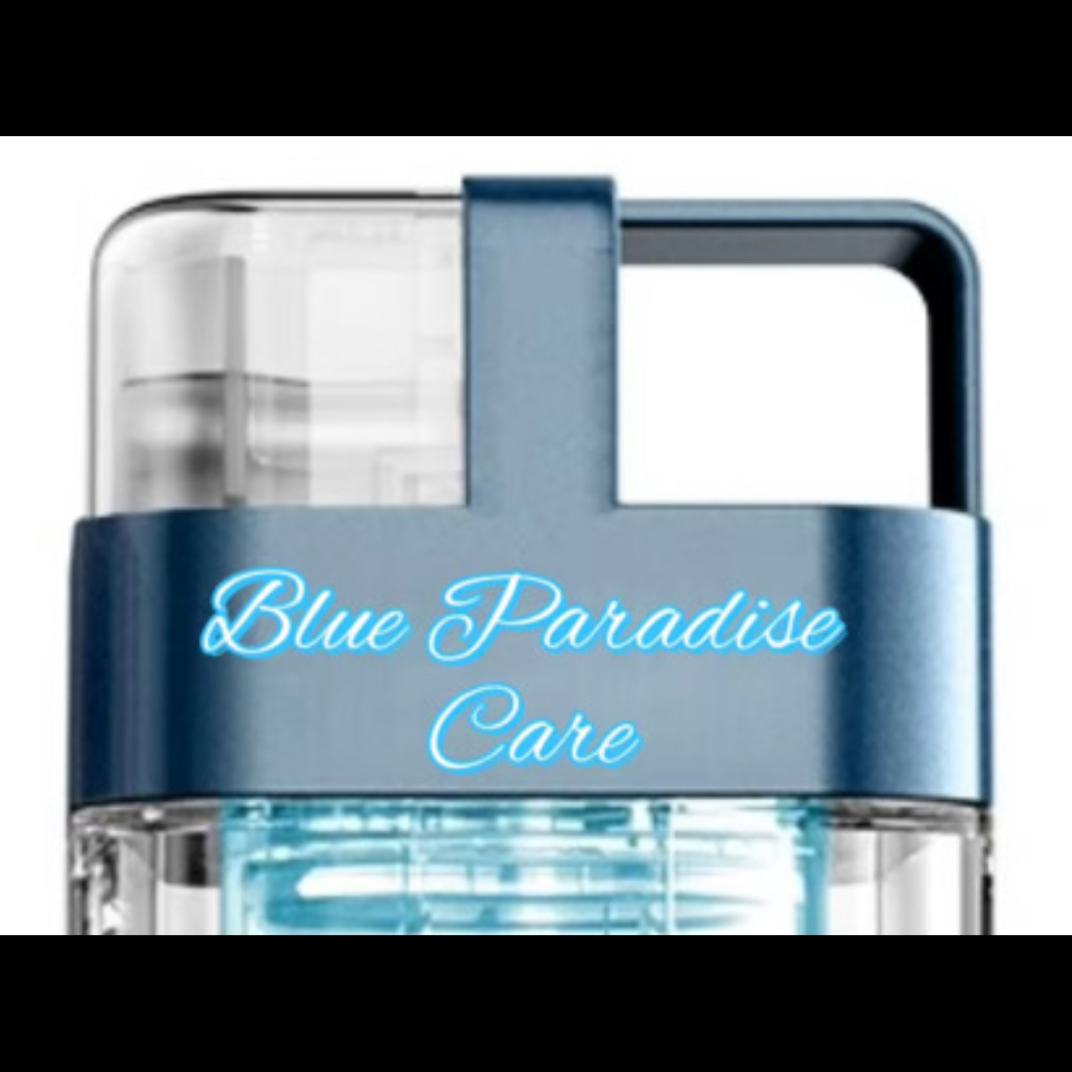 Une machine blanche avec un bandeau bleu portant l'inscription 'Blue Paradise Care' en lettres bleues.