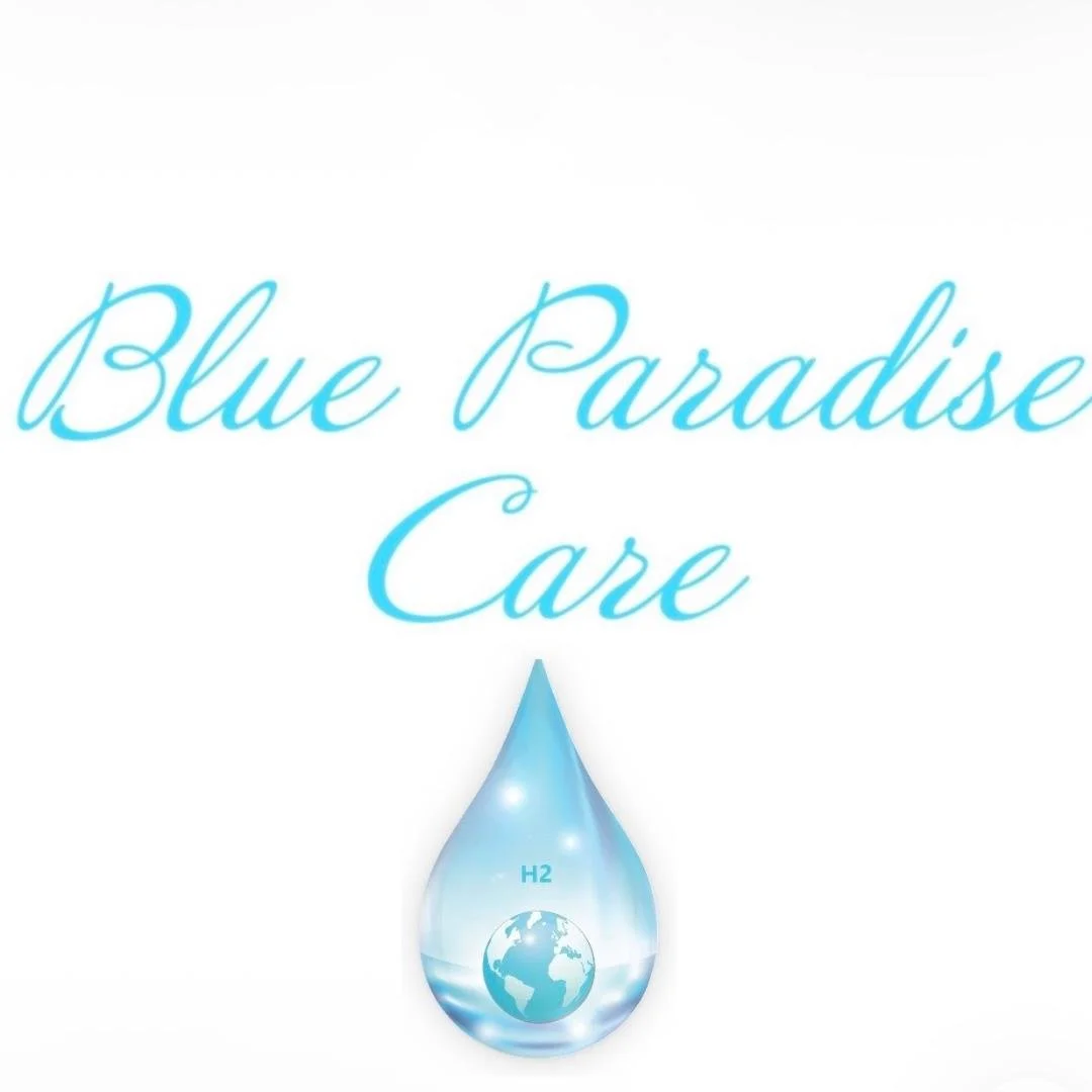 Logo avec texte "Blue Paradise Care" en bleu pastel, une goutte d'eau contenant un globe terrestre et la formule H2.