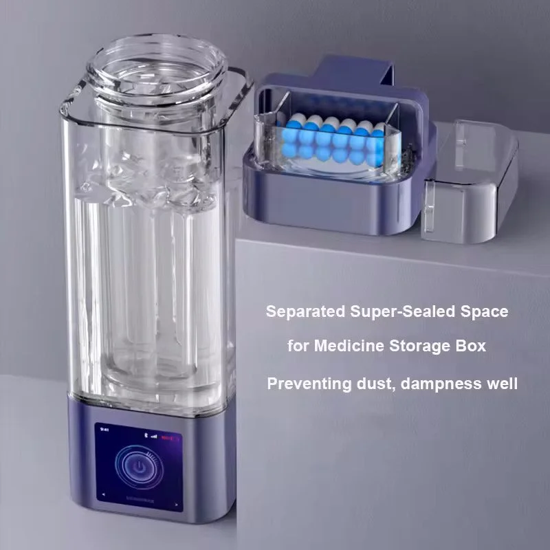Bouteille H2 élégante Blue Paradise Care avec un compartiment en verre pour le stockage de médicaments, conçu pour empêcher la poussière et l'humidité, équipé d'un écran numérique et d'un module avec des pilules bleues.