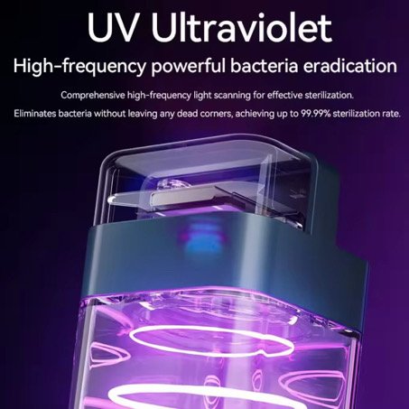 Une lampe ou un dispositif de désinfection utilisant la lumière UV ultraviolette violette, conçu pour éliminer efficacement les bactéries. L'appareil est noir avec un couvercle transparent laissant passer la lumière UV. Il y a du texte en haut décriv