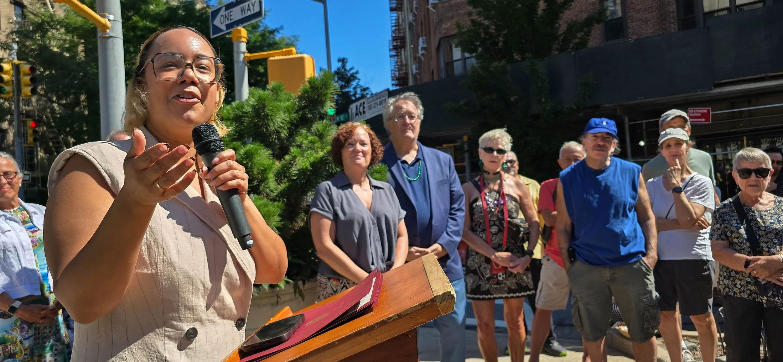 Carmen Le La Rosa, NYC Council Member speaking to the assembled crowd. Aliza Holtz © 2026 Holtz Communications, Inc