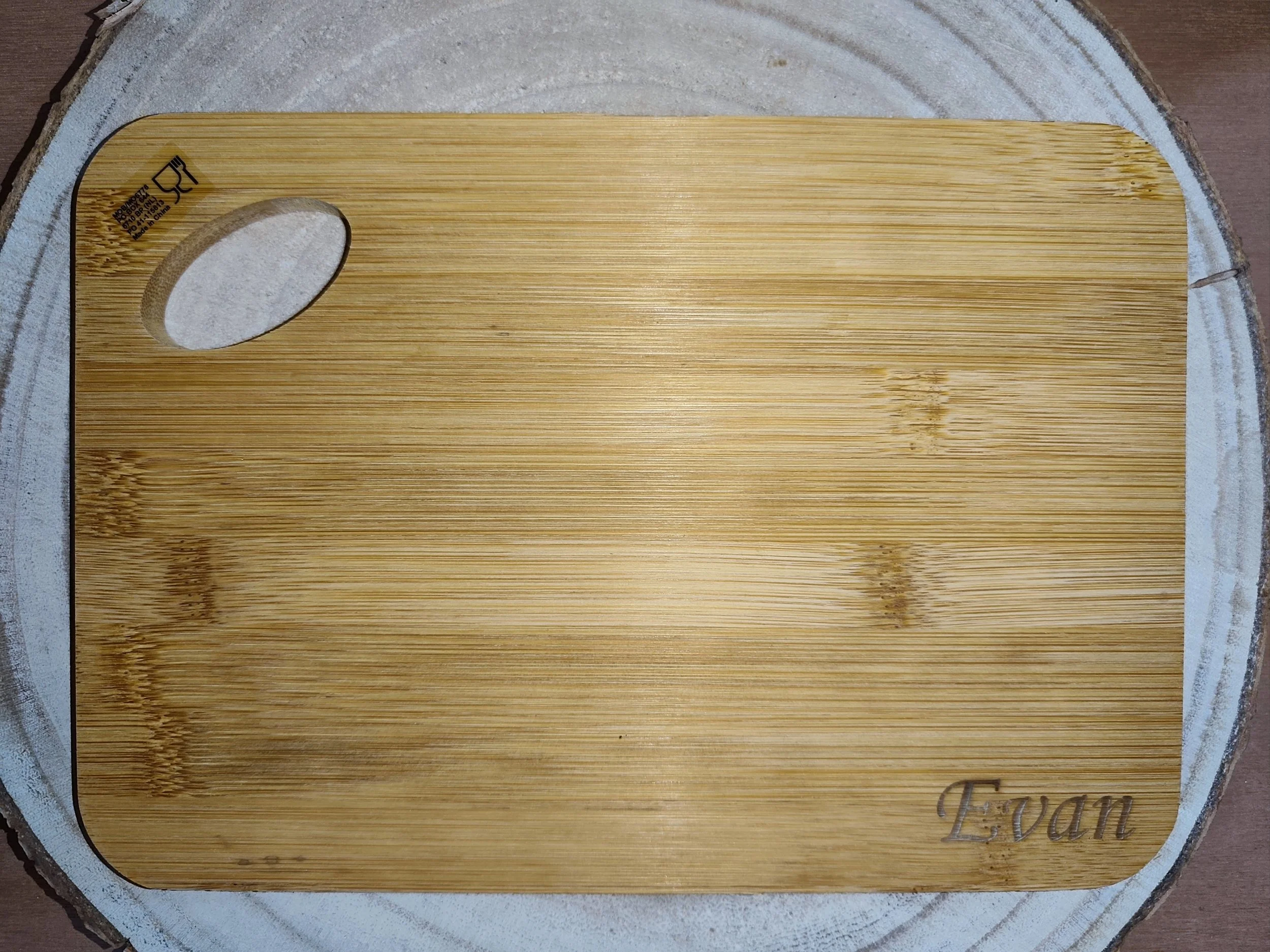 Planche à découper avec prénom