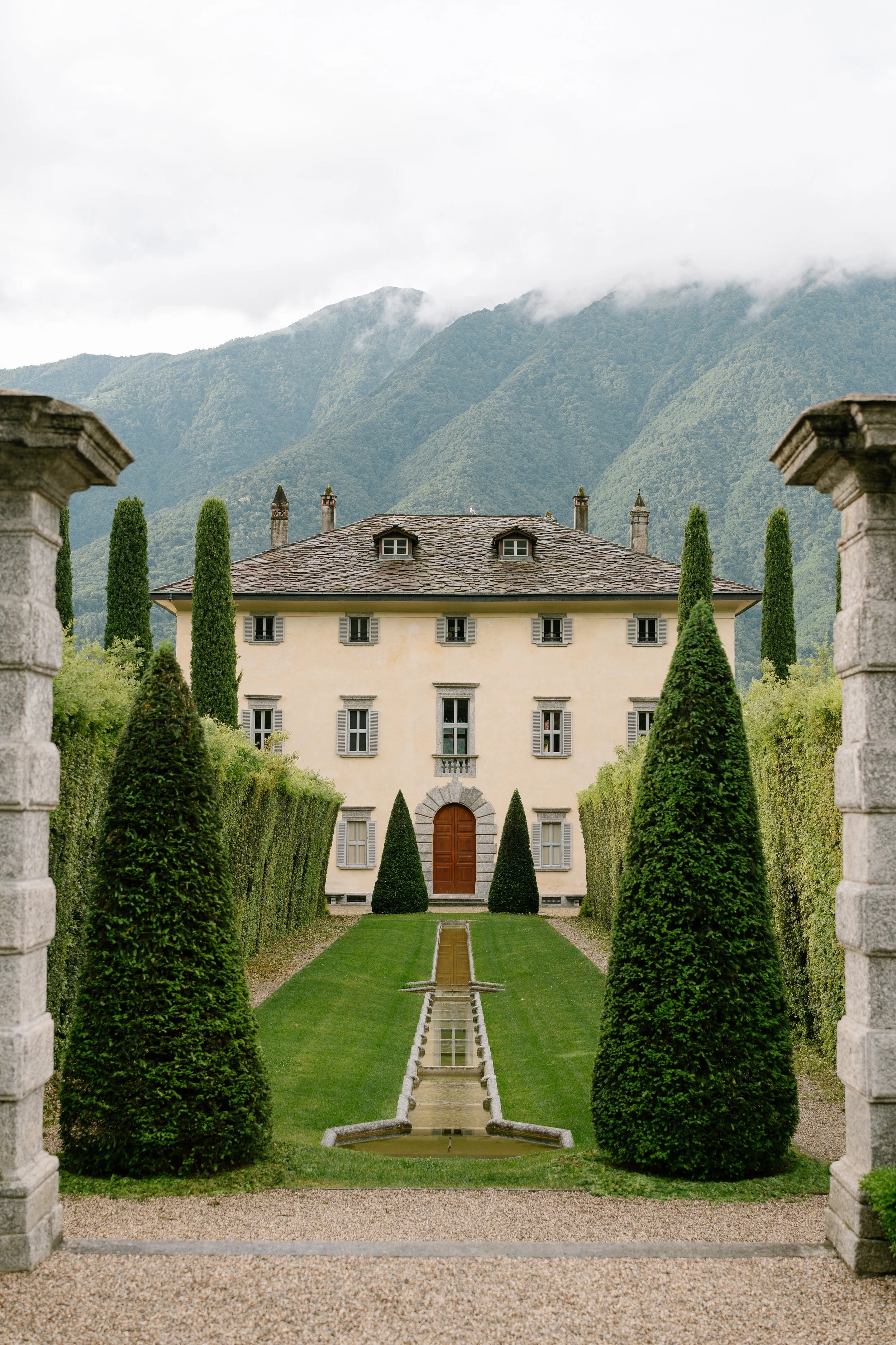 Luxury destination wedding at Villa Balbiano, Lake Como – Editorial style photography in Northern Italy
