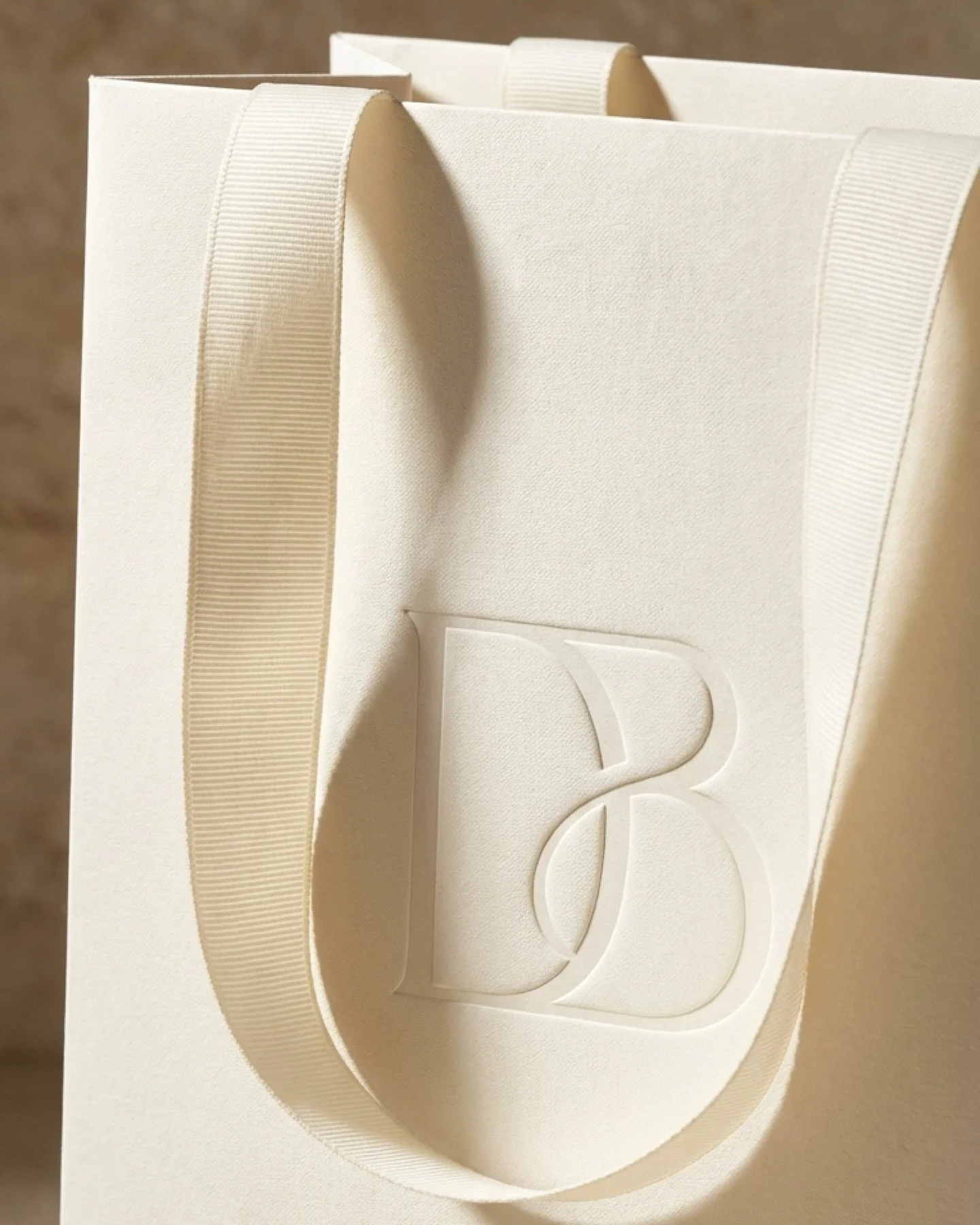 3/3 @darla.bloom.florals

A brand is remembered through experience.

For Darla Bloom, we went far beyond the logo. We shaped how the brand feels in your hands as much as how it looks on screen. The softness of ribbon, the impression of a debossed ico