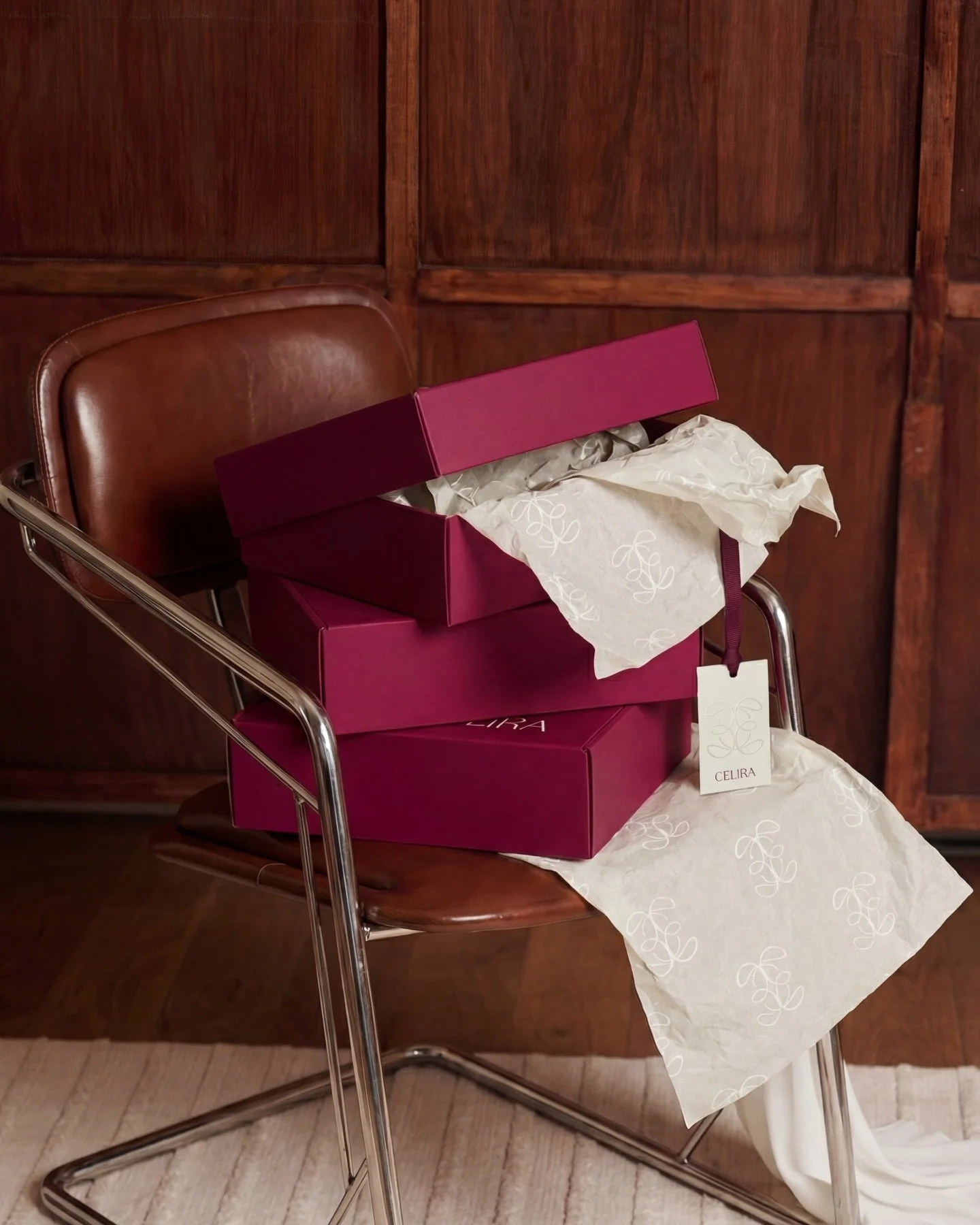 3/3 The @celiralondon experience. For us, this is where a brand really comes to life. We&rsquo;re never just designing a logo or even just an identity. The focus is always on how the brand is experienced.

The unboxing experience begins the moment th