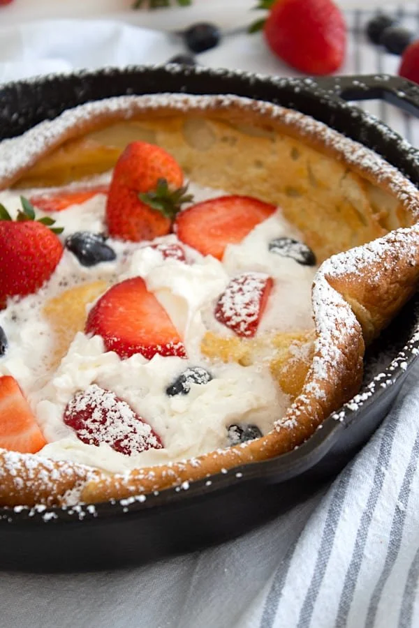 Dutch Baby Pancake gigante recién horneado, receta Alsur Café