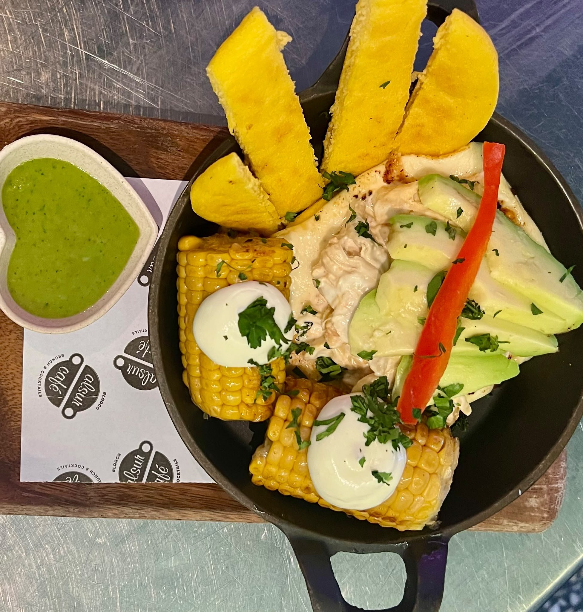 Arepa Reina Pepiada Brunch Alsur Café Barcelona.