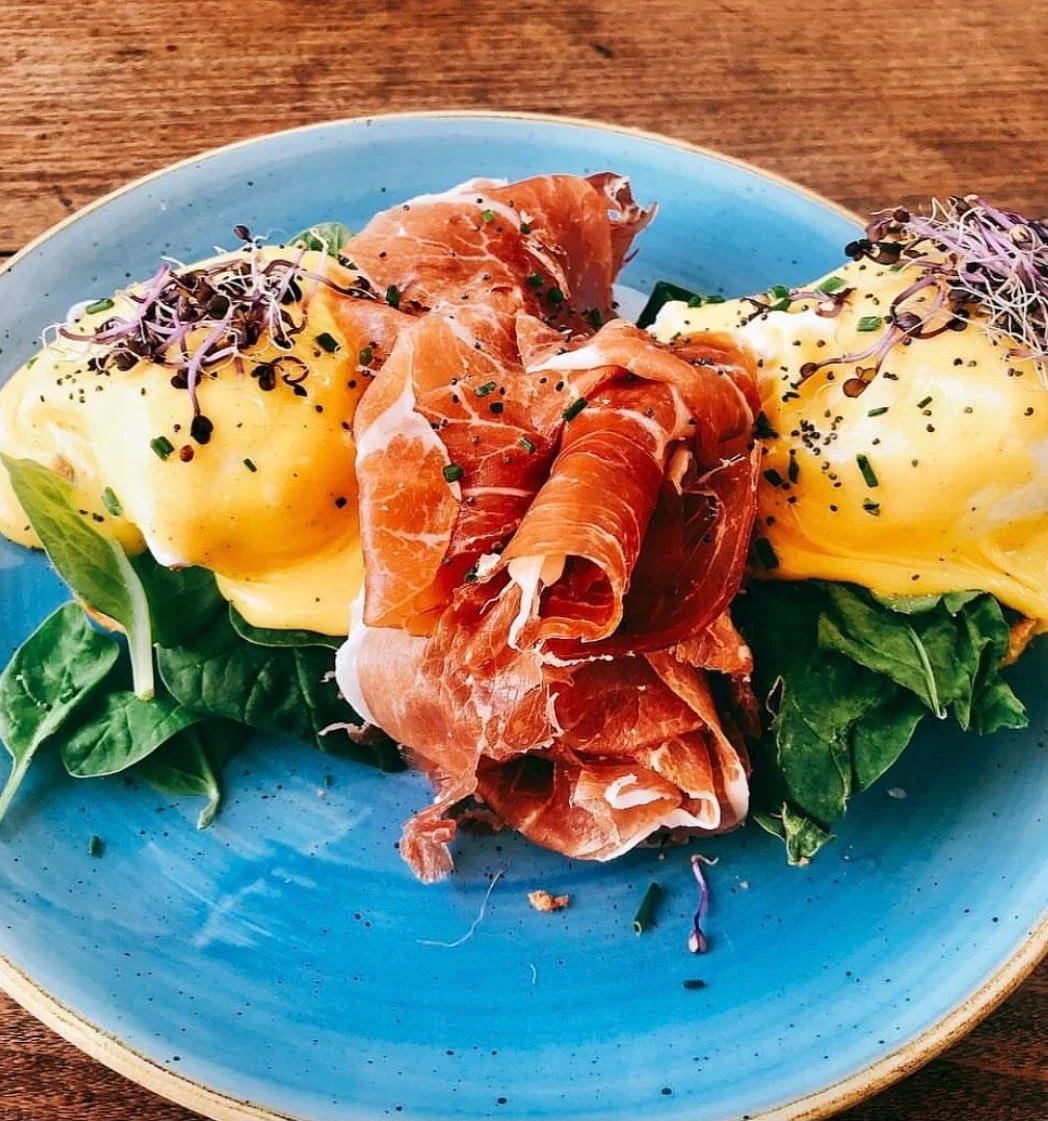 Brunch Any Time Alsur Café Barcelona Carrot Huevos benedictinos