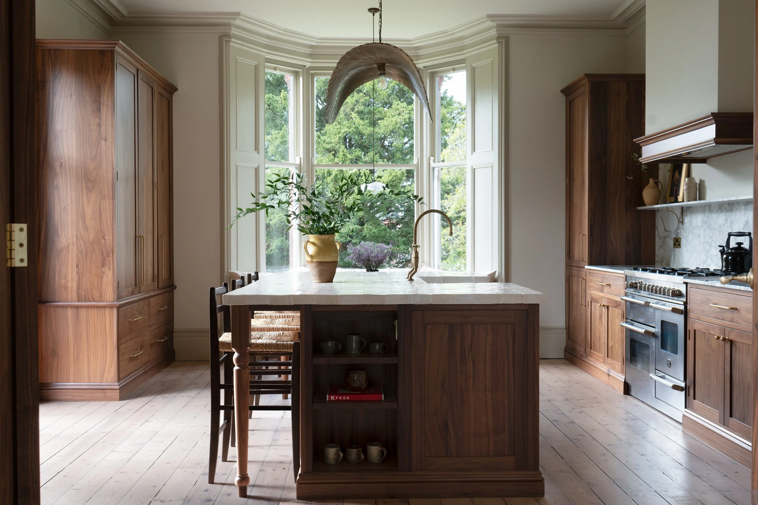 Oak bespoke kitchen