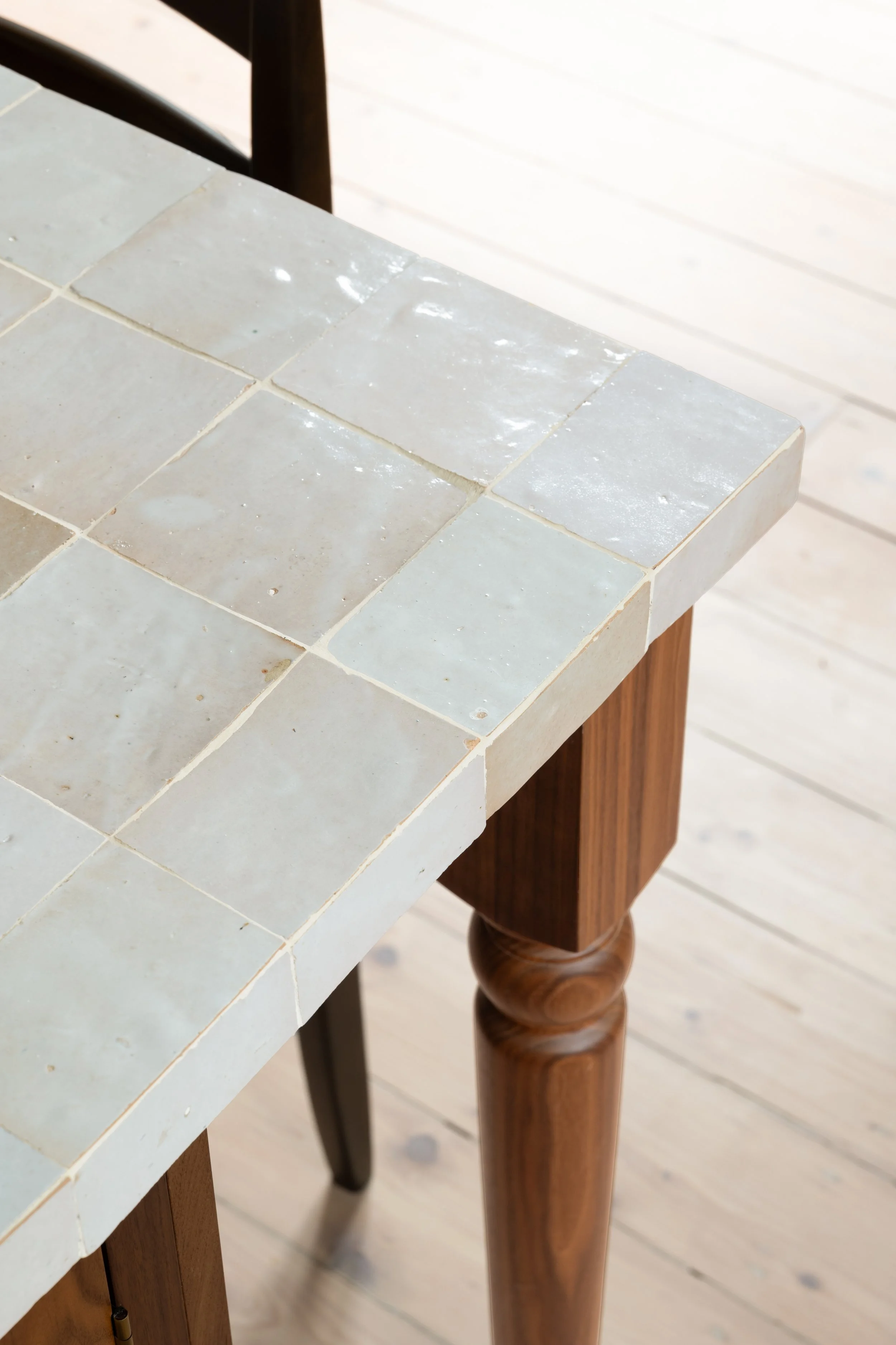 Tiled island worktop