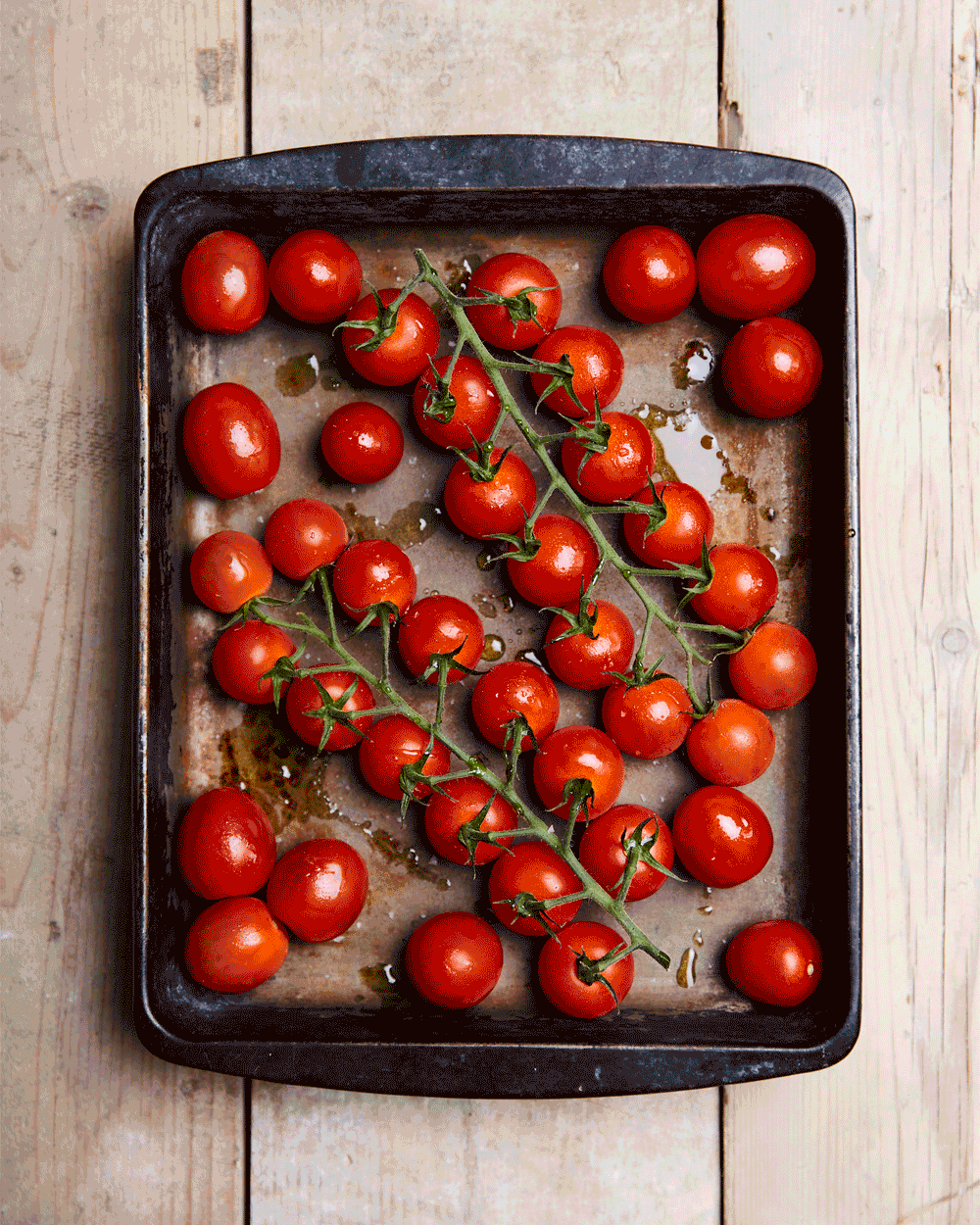 ChloeHardwick_KingfisherFarmshop_Tomato_1.gif