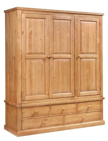 Rutland Triple robe .jpg