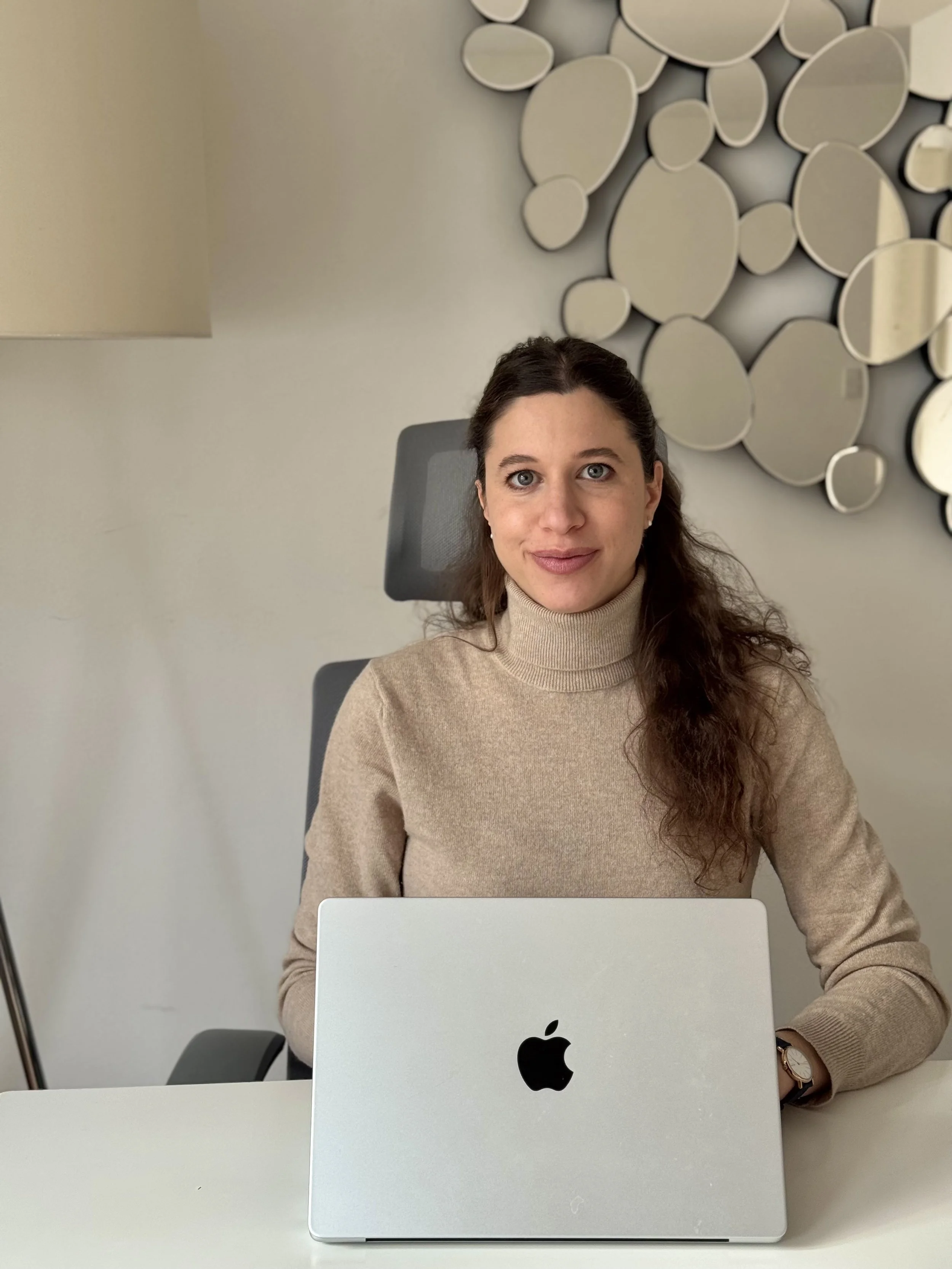 Simona Giulia Scala, independent study abroad advisor helping Italian students apply to international universities