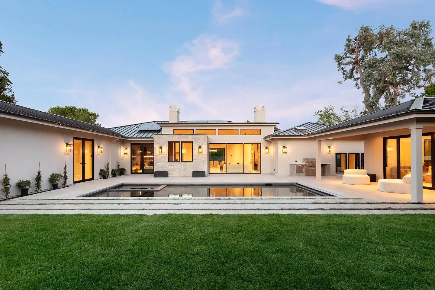 Rear pool.webp