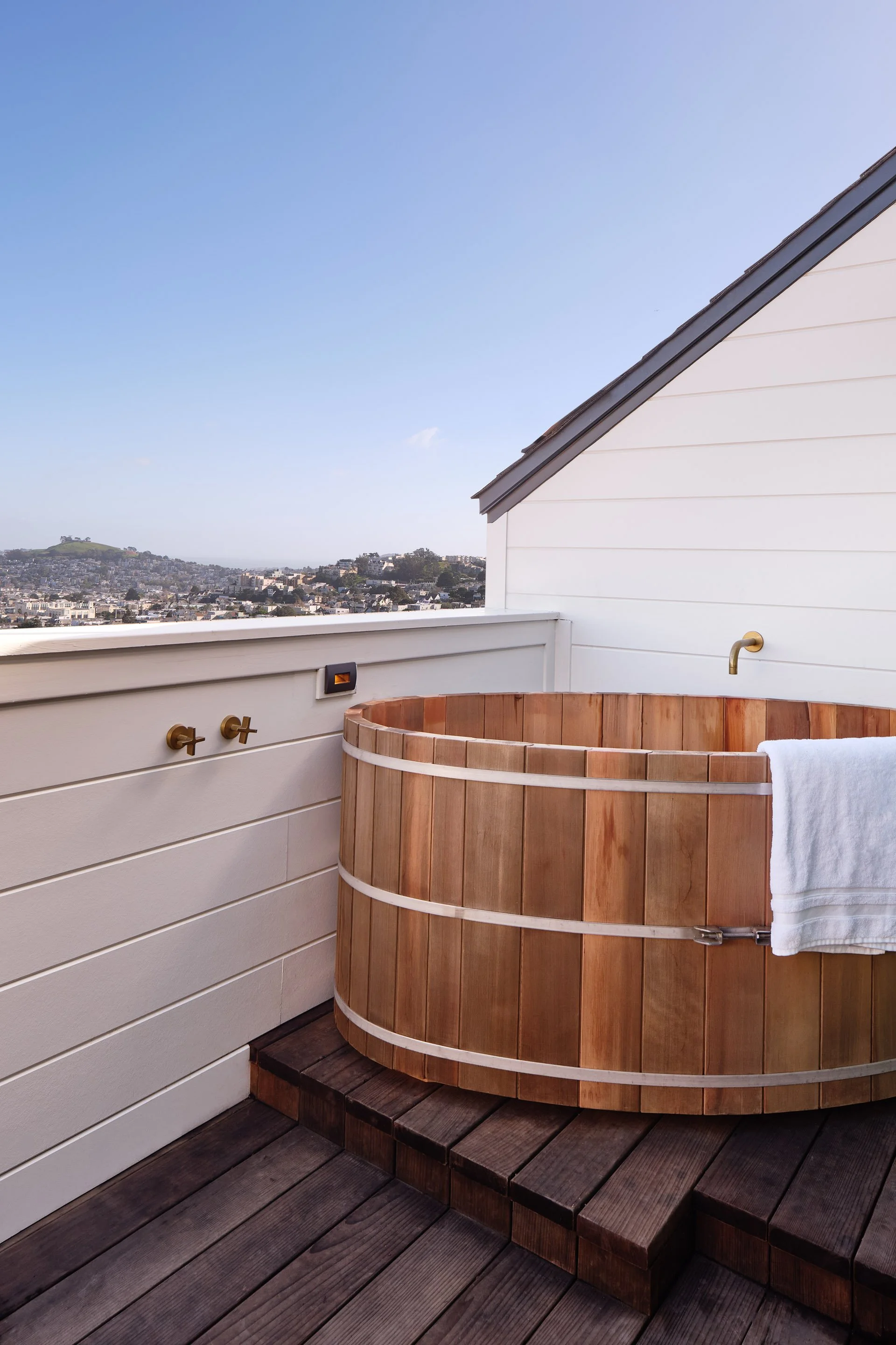 Cedar_tub_deck.jpg