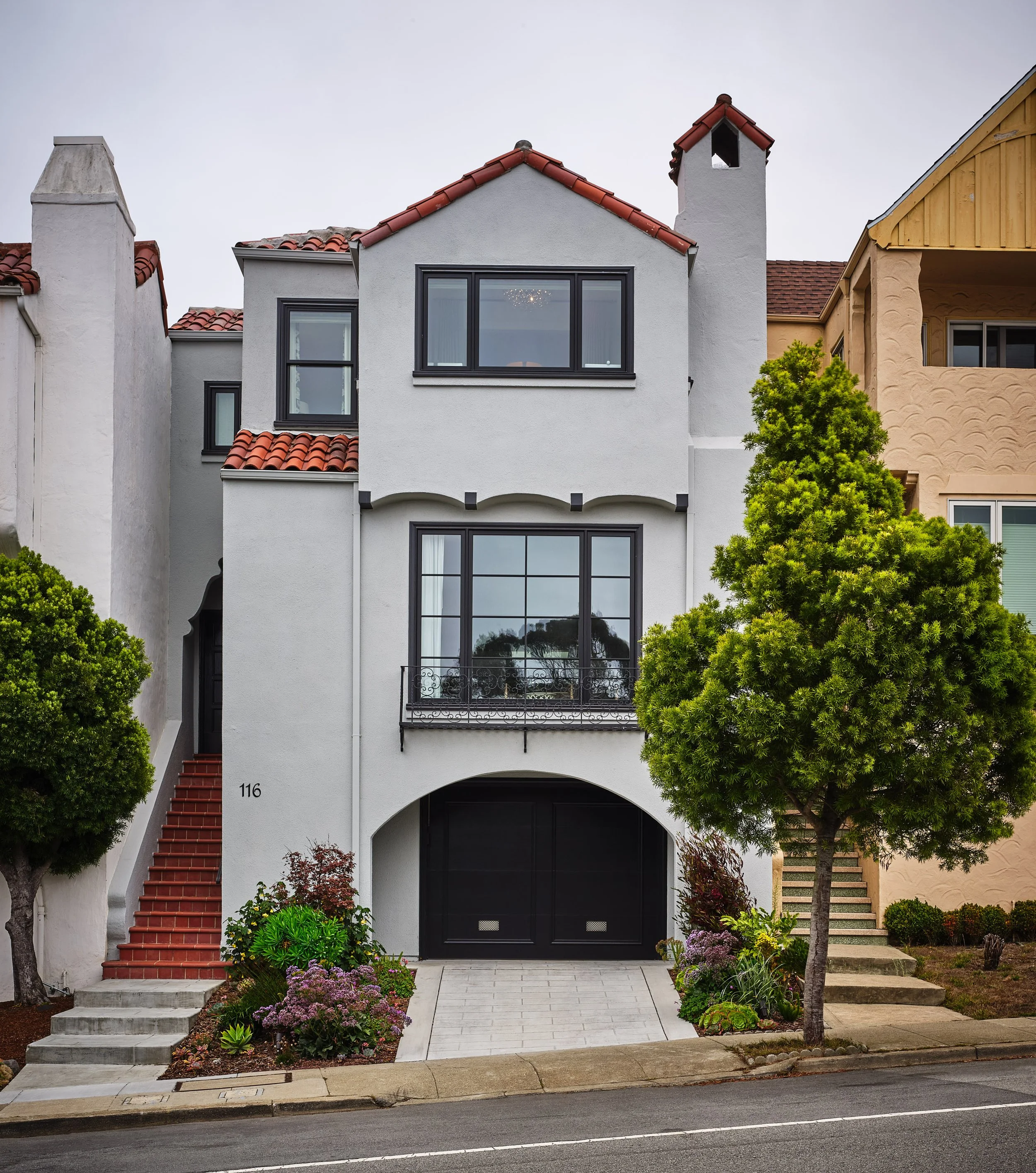 San_Francisco_Exterior_facade.jpg