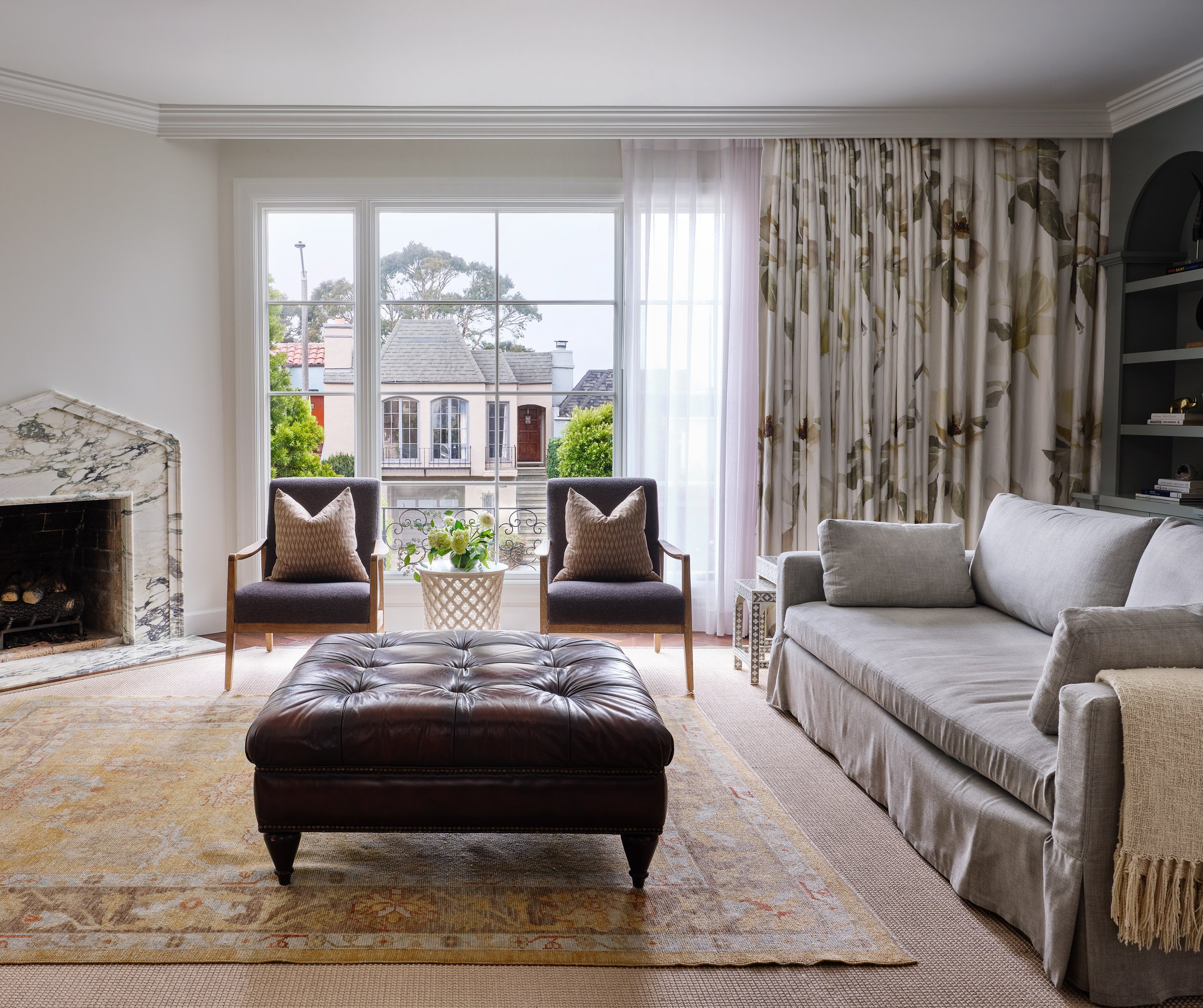 Living_room_fireplace.jpg