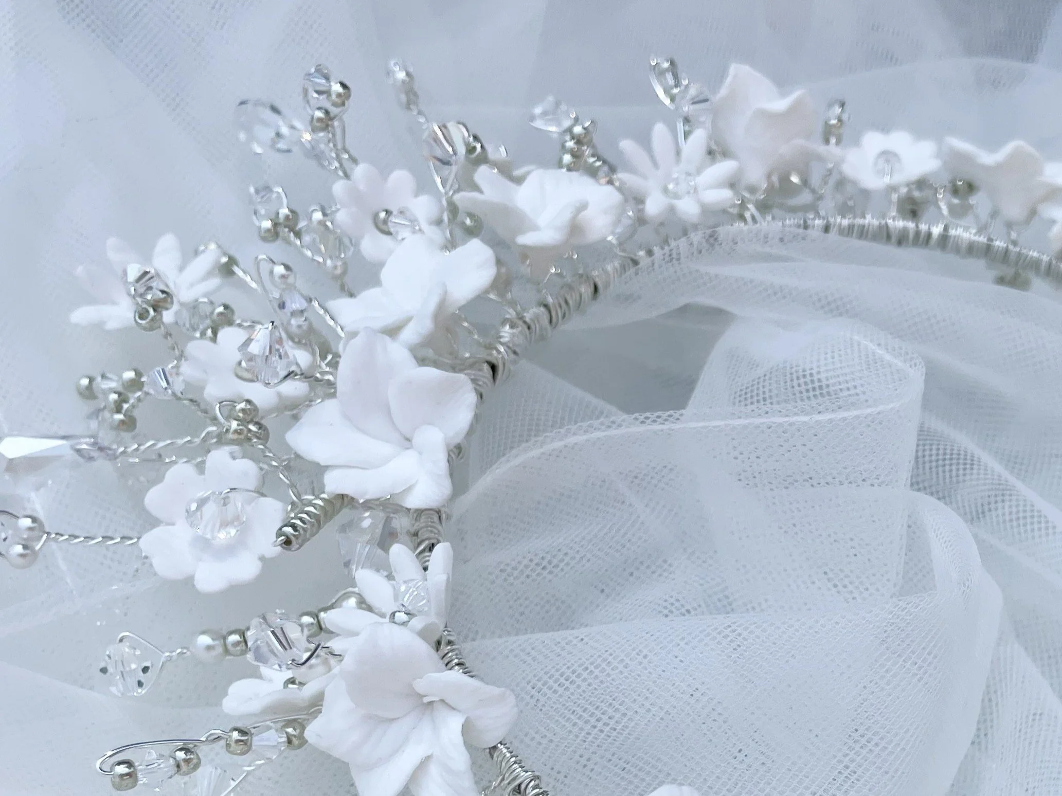 Modern bridal hair accessory with sculpted details and pearls by Jen Gilbert