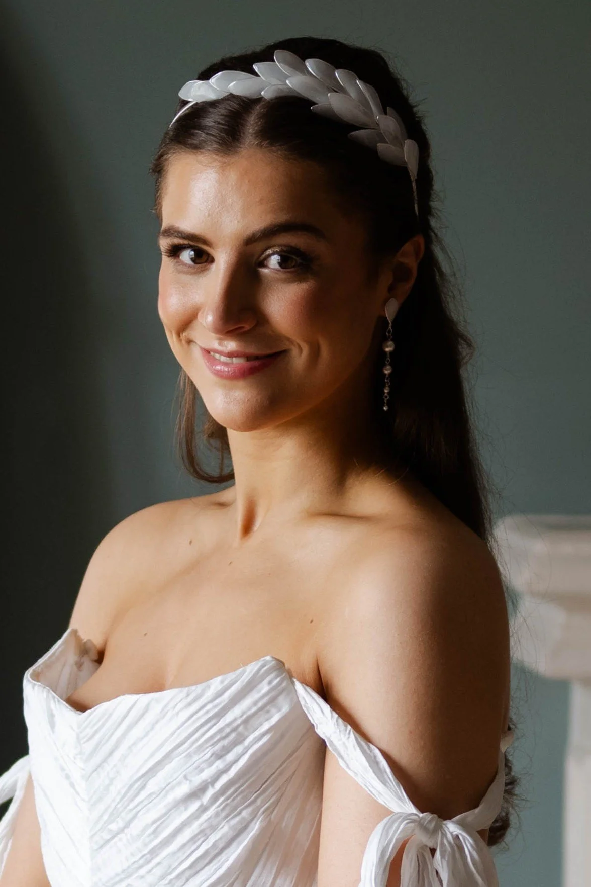 Bride styled with a pearl bridal headpiece and jewellery by Jen Gilbert Couture Bridal Accessories