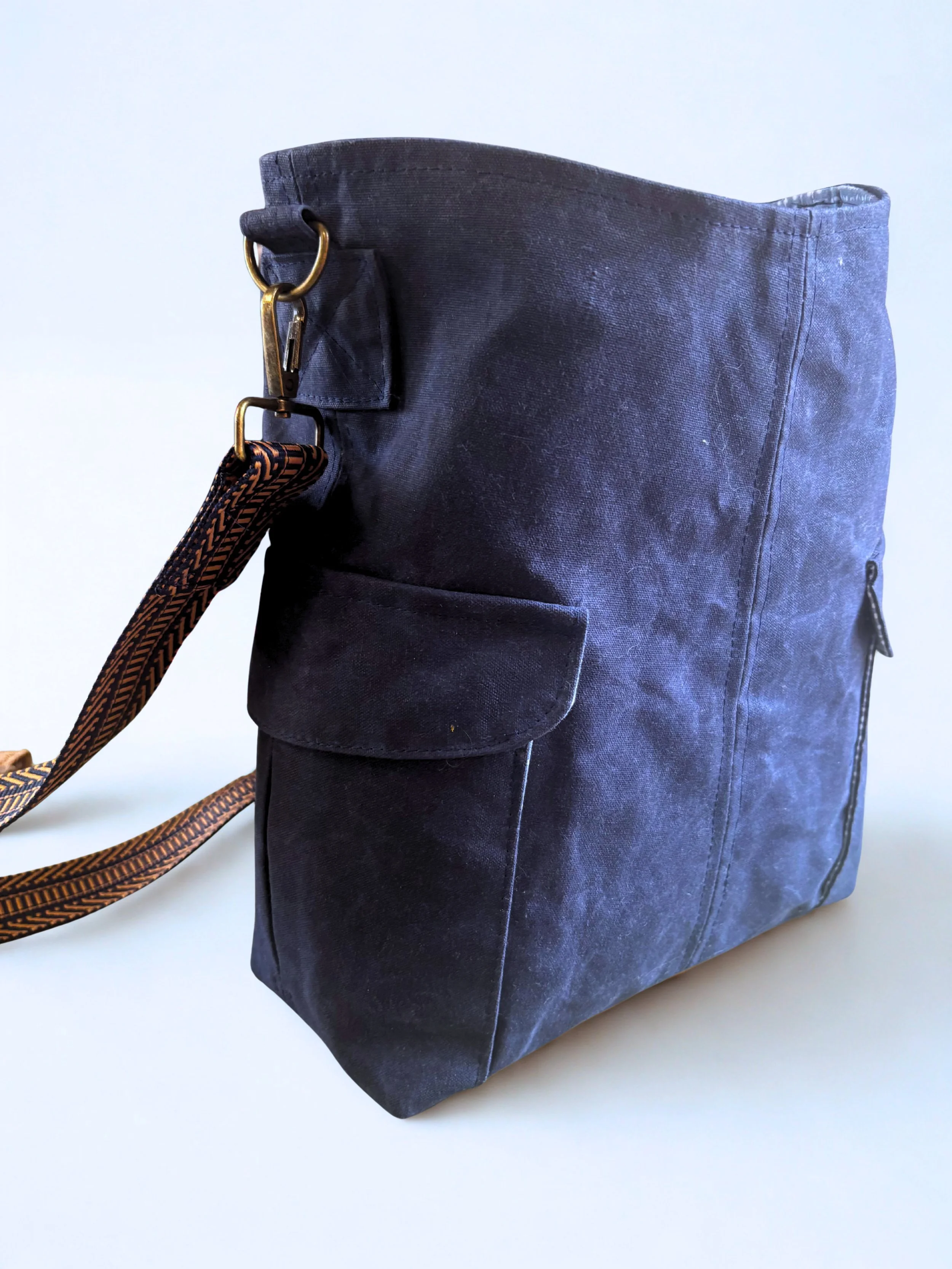 Compass Sac Bandoulière en Canevas Ciré (VENDU)
