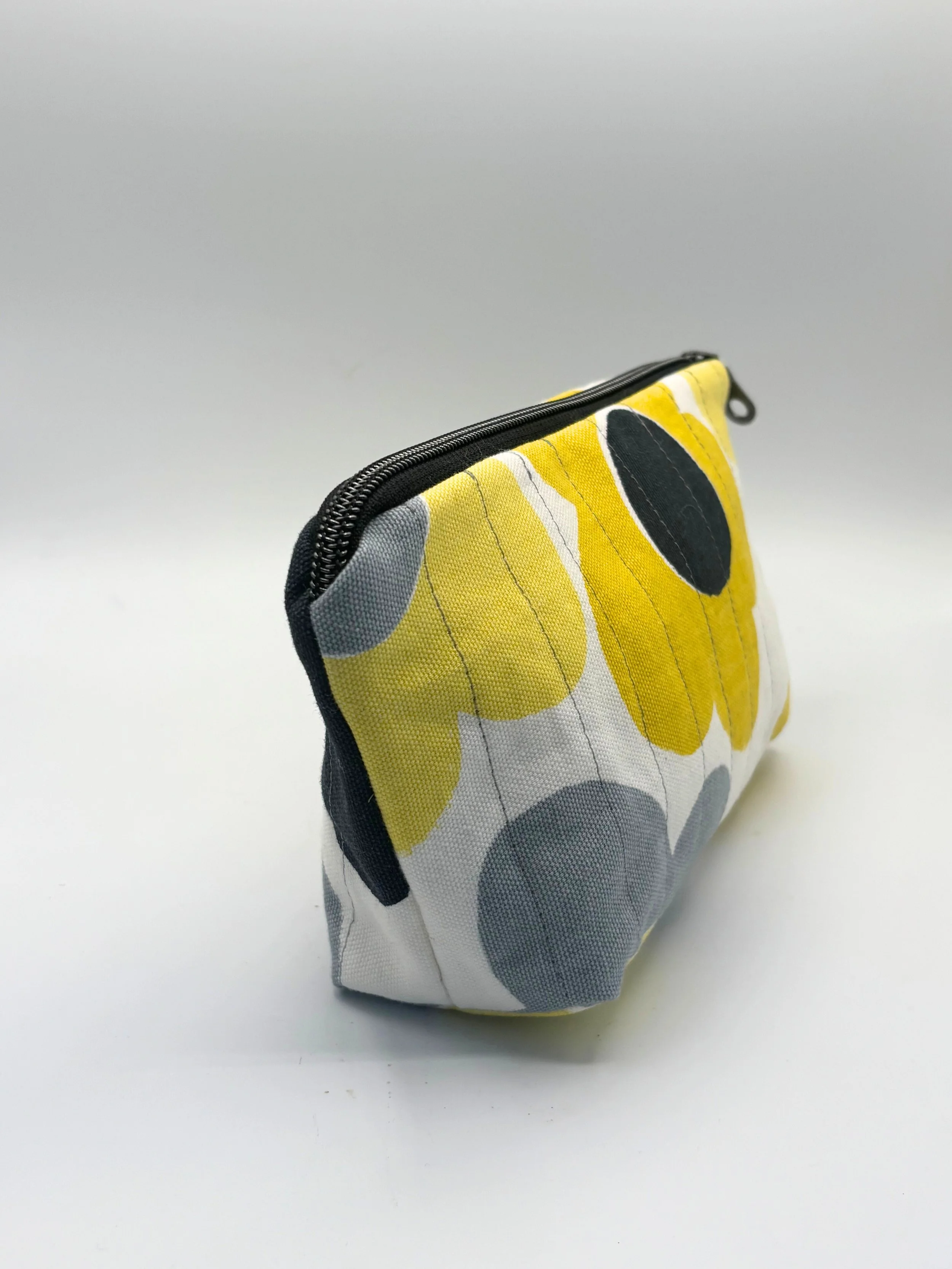 Petite pochette de Rangement Piquée Fleurie