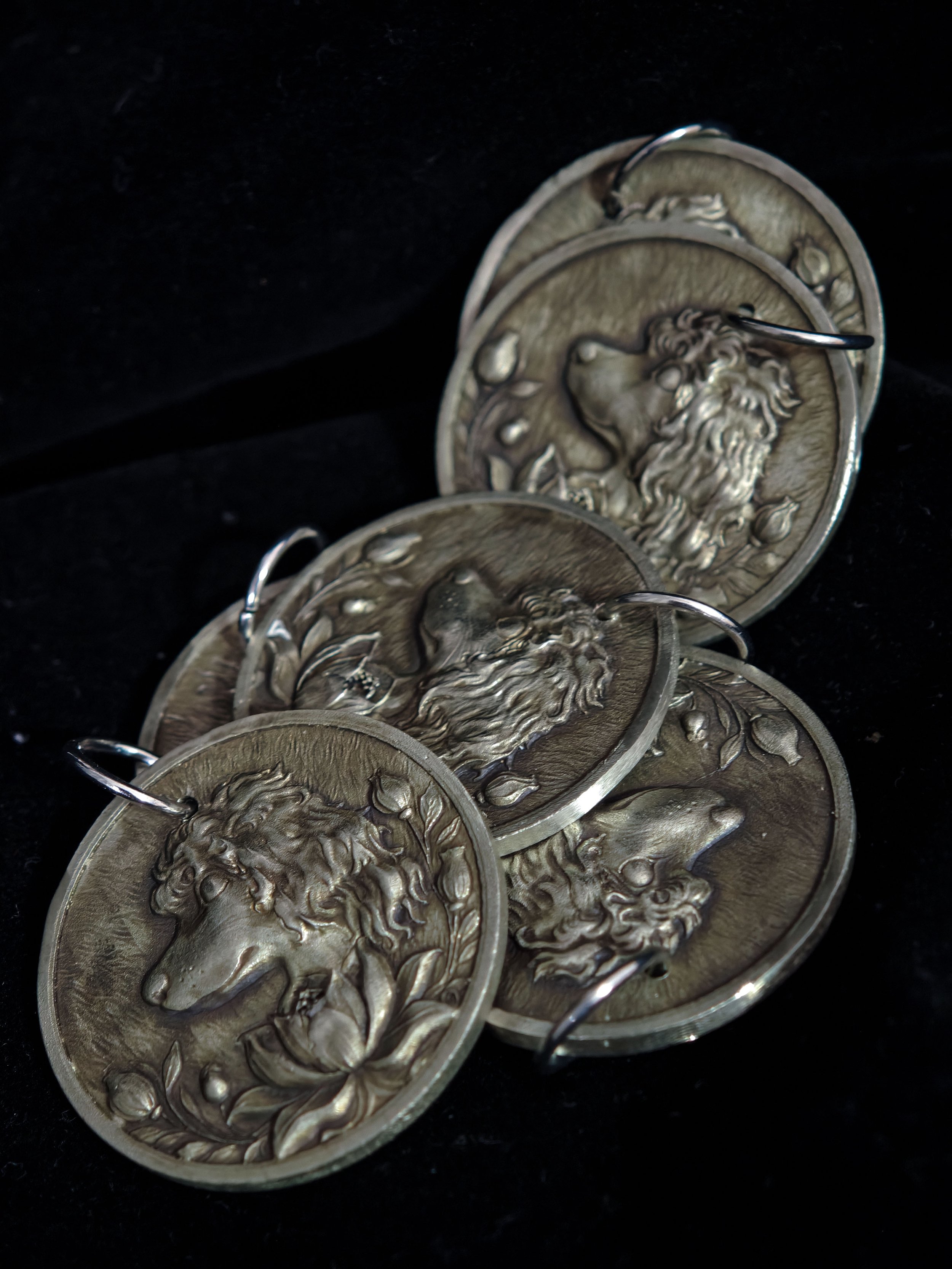 DHG Y1 You Qing You Diao Medallion - Five pieces stacked together showing coin edge detail