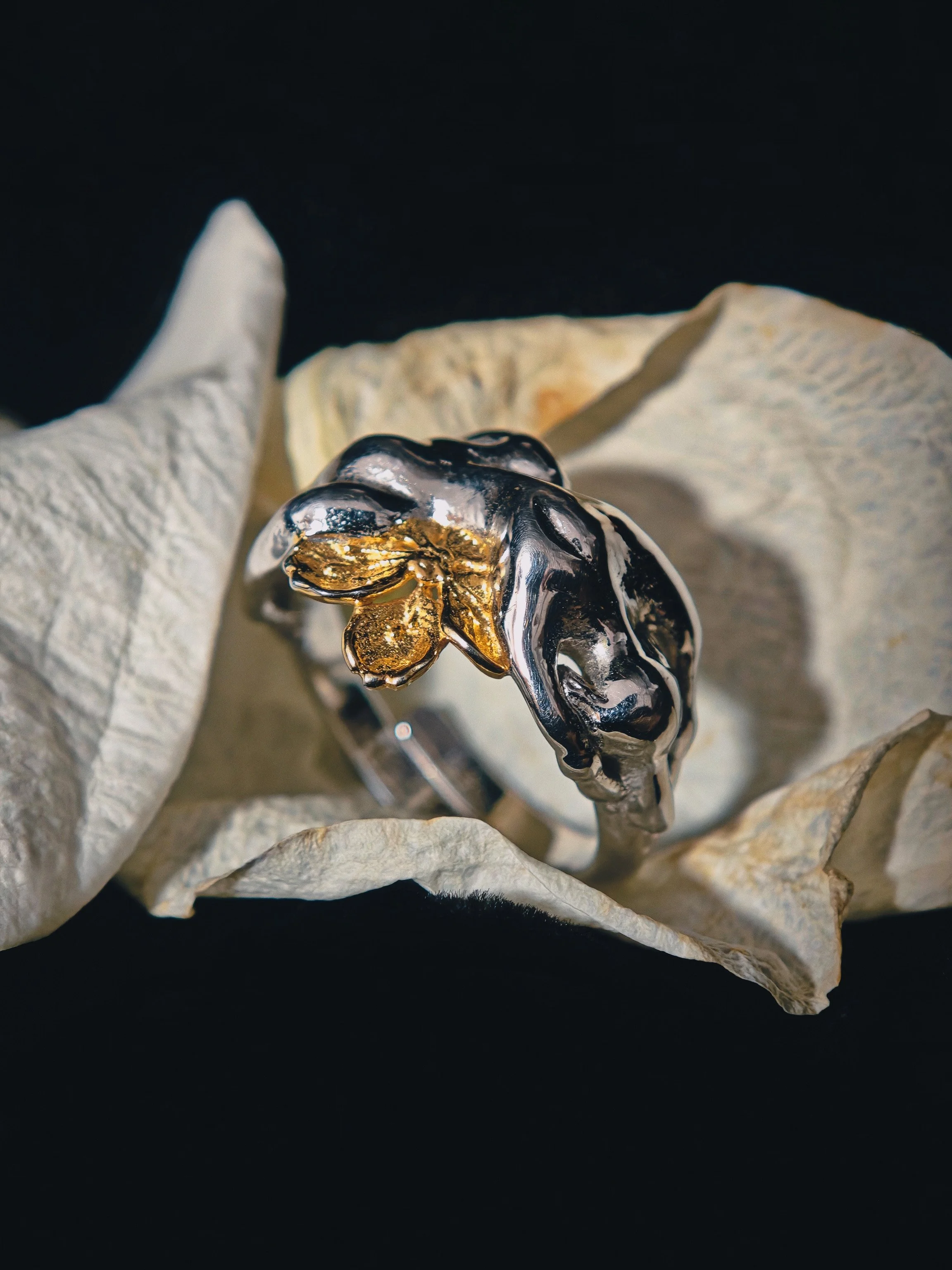 DHG J1 Guardian Hound and Peach Blossom Ring - Close-up of hound and blossom on the ring face