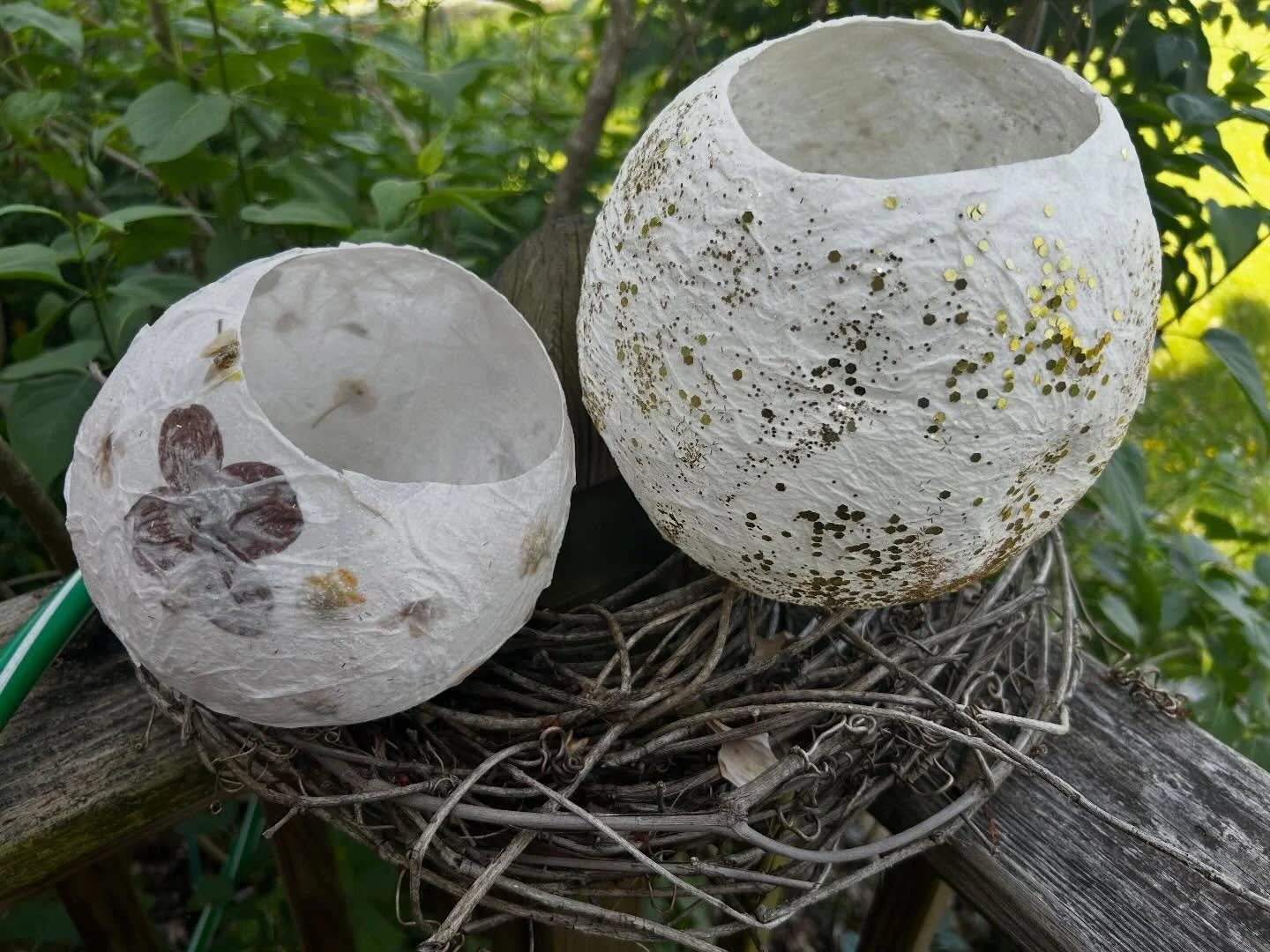 Light globes!  You can make one, too!
For you or your Mom or some special.
Light and magical!  See video on @laughingonestudios  Workshop info is there, too😁
