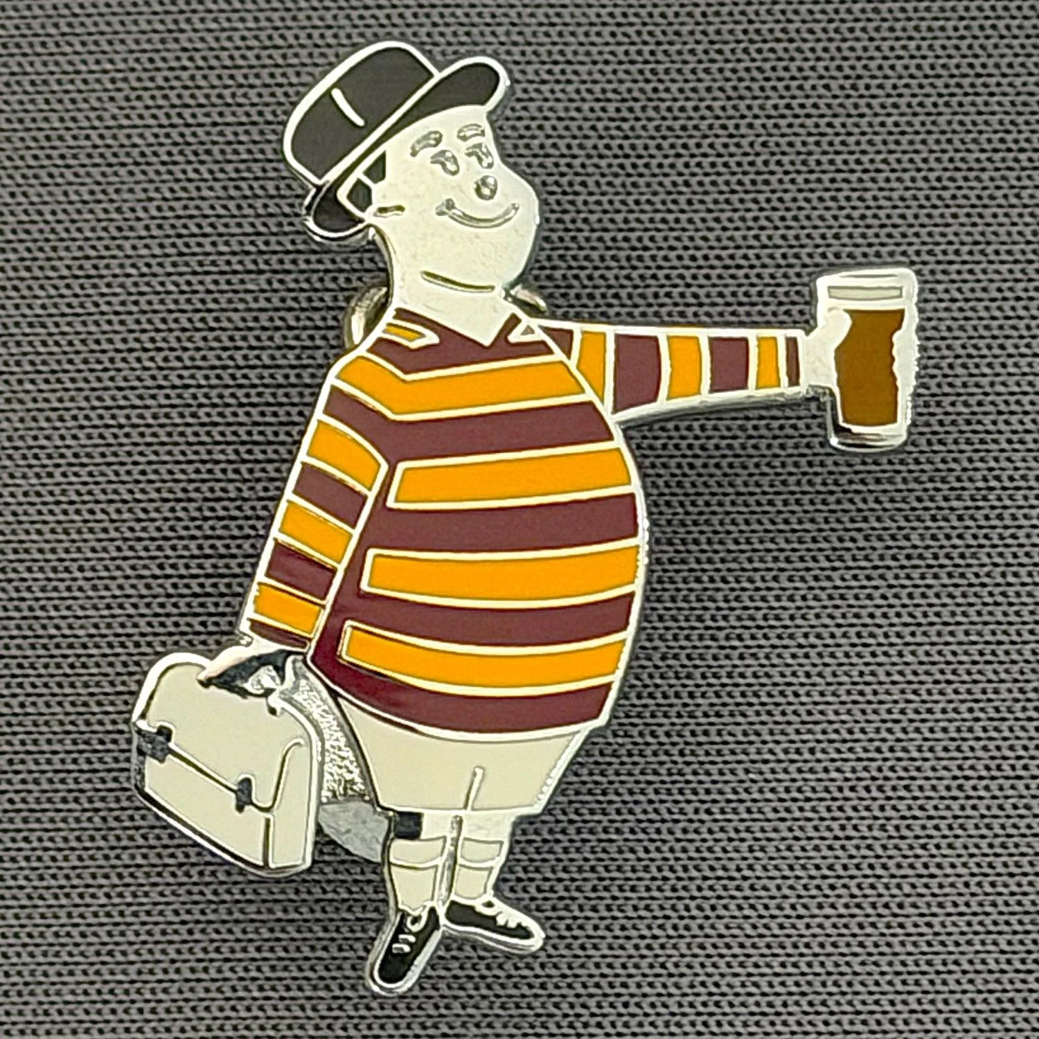 Reference Number: BCGEN059
Size: H 28.8 mm x W 20.9 mm
Pin Type: Brooch Pin
Plating: Silver
Value: £15
Manufacturer: Bradford City Badges
Comments: City Gent Beer, White Briefcase. Limited Edition Set of 15.