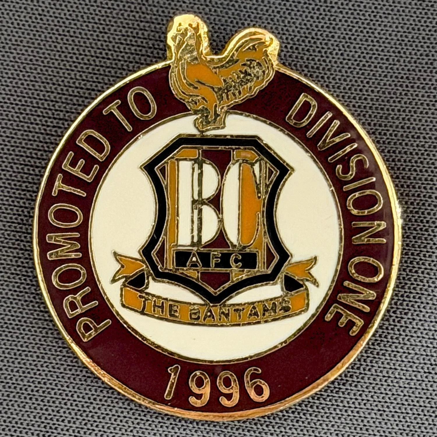 Reference Number: BCEVE003
Size: H 28.5 mm x W 25.8 mm
Pin Type: Brooch Pin
Plating: Gold
Value: £10
Manufacturer: Unknown
Comments: Promoted to Division One 1996
