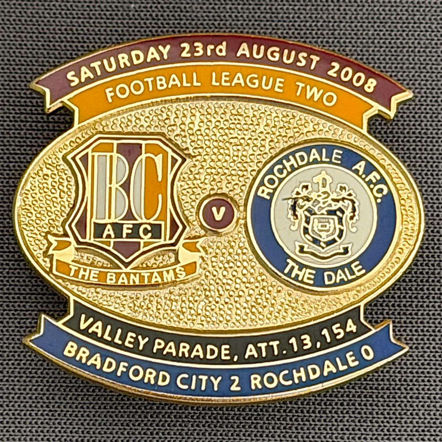 Reference Number: BCFIX002
Size: H 26.6 mm x W 29 mm
Pin Type: Brooch Pin
Plating: Gold
Value: £8
Manufacturer: Bradford City Badges
Comments: Bradford City v Rochdale 2008/09 Limited Edition 100 Badges
