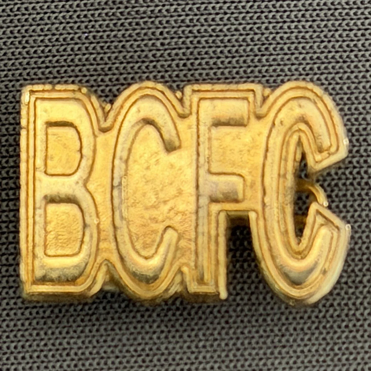 Reference Number: BCBCFC023
Size: H 12 mm x W 17.7 mm
Pin Type: Brooch Pin
Plating: Gold
Value: £6
Manufacturer: Unknown
Comments: BCFC GolD