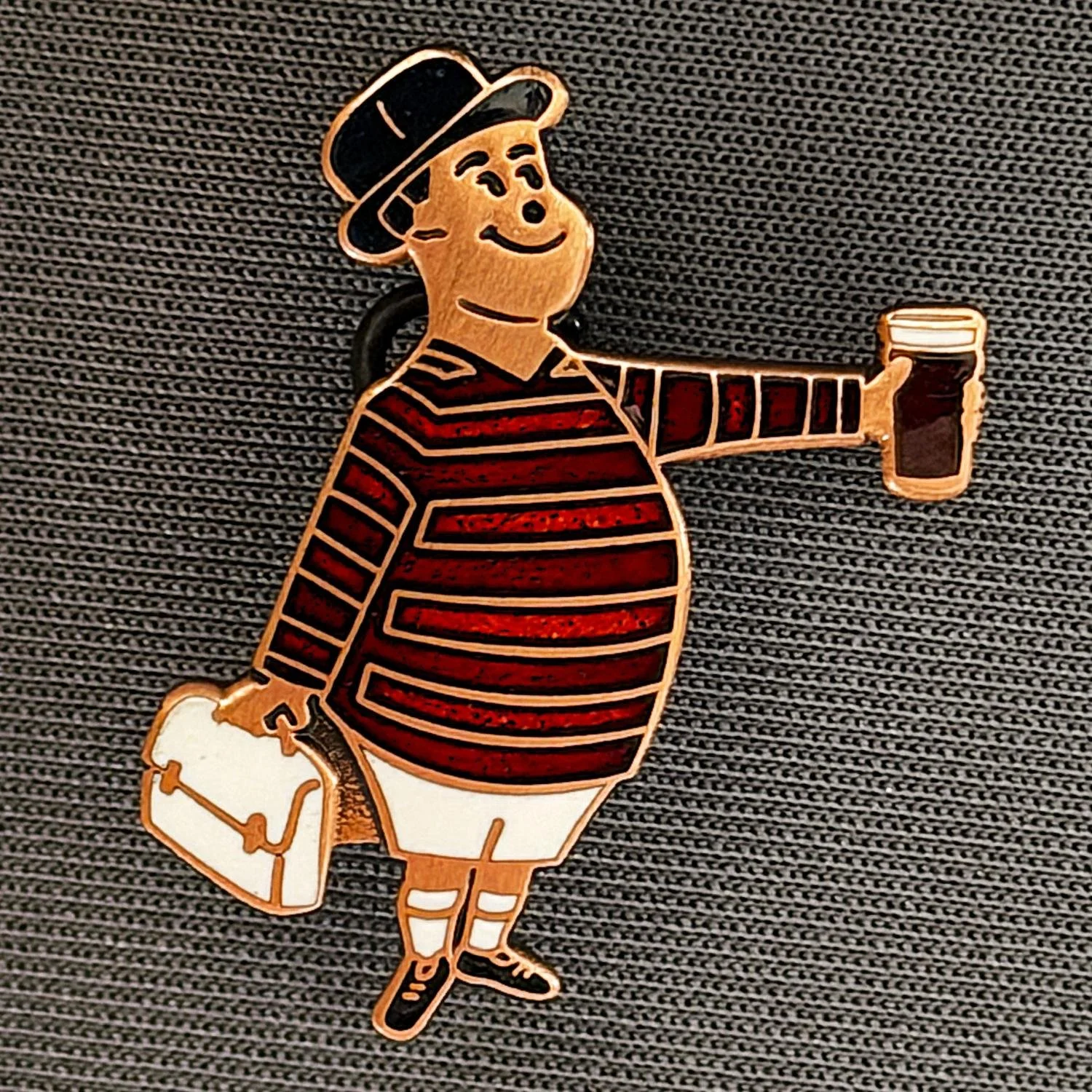 Reference Number: BCGEN082
Size: H 28.8 mm x W 20.9 mm
Pin Type: Brooch Pin
Plating: Antique Copper
Value: £20
Manufacturer: Bradford City Badges
Comments: City Gent Beer Cloisonne, White Briefcase. One Off Badge.