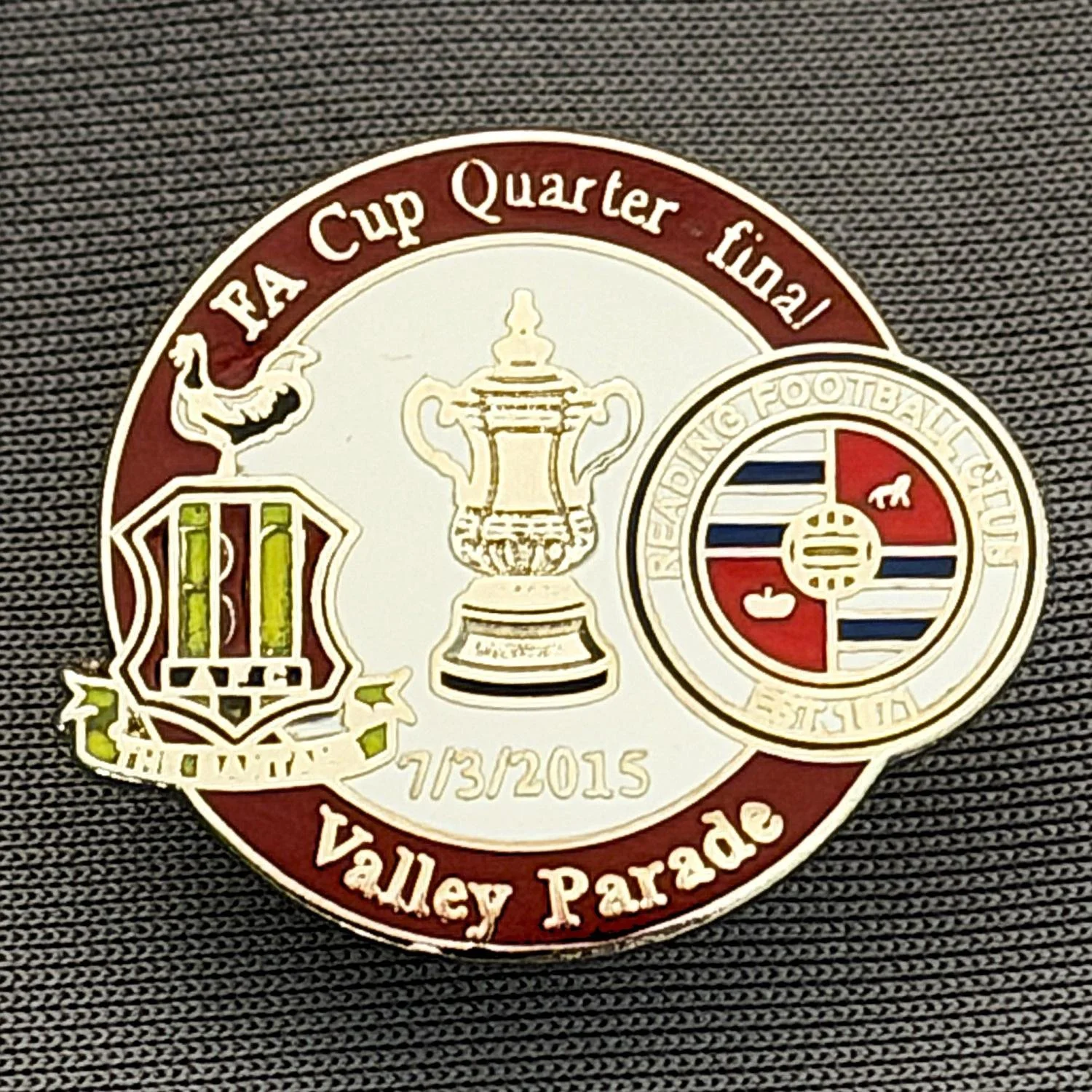 Reference Number: BCFAC114
Size: H 21.8 mm x W 25.5 mm
Pin Type: Metal Clutch
Plating: Silver
Value: £4
Manufacturer: Dan Lloyd
Comments: F.A. Cup Quarter Final 2014/15, v Reading, Claret & White Version