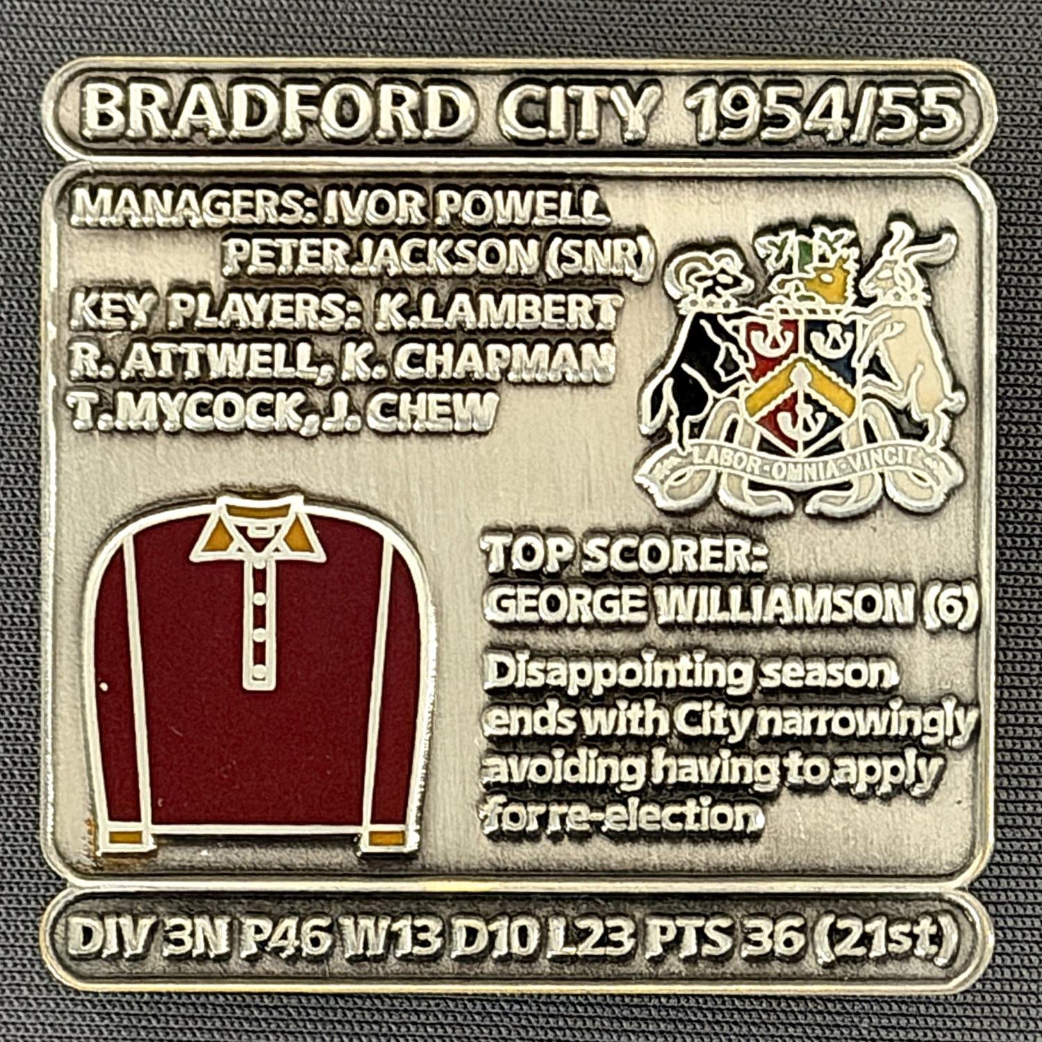 Reference Number: BCDEC111
Size: H 41.1 mm x W 42 mm
Pin Type: Double Metal Clutch
Plating: Antique Silver
Value: £8
Manufacturer: Historic Sports Badges Ltd
Comments: 1954/55 Season