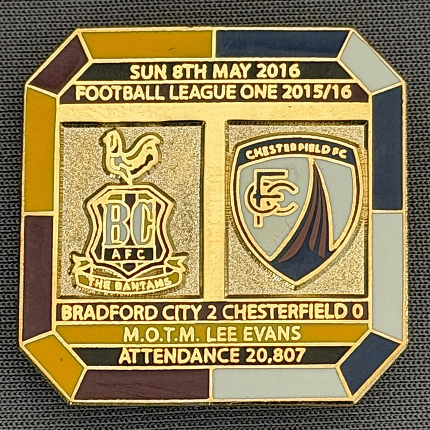Reference Number: BCFIX345
Size: H 29.8 mm x W 29.8 mm
Pin Type: Brooch Pin
Plating: Gold
Value: £8
Manufacturer: Bradford City Badges
Comments: Bradford City v Chesterfield 2015/16, Limited Edition of 50 Badges (Gold Version)