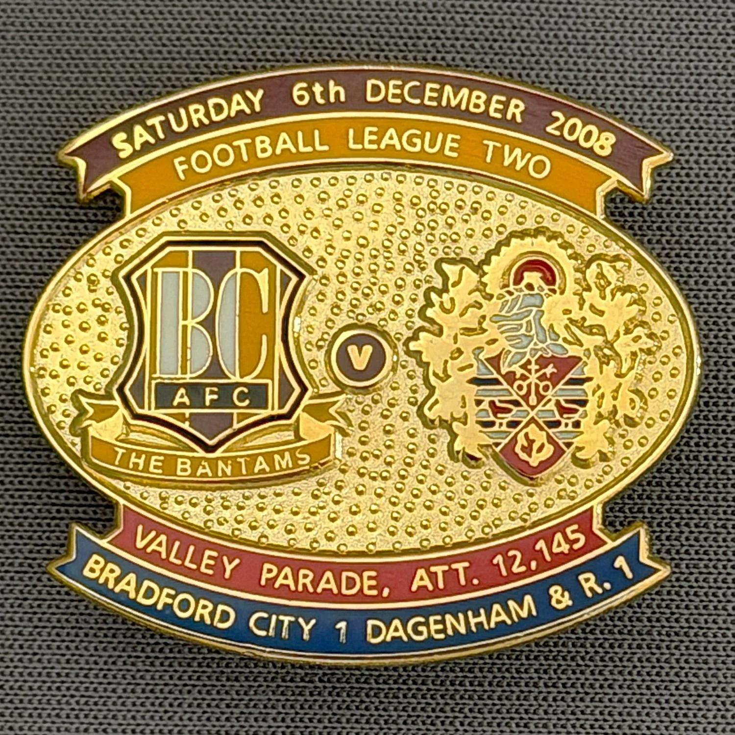 Reference Number: BCFIX010
Size: H 26.6 mm x W 29 mm
Pin Type: Brooch Pin
Plating: Gold
Value: £8
Manufacturer: Bradford City Badges
Comments: Bradford City v Dagenham & Redbridge 2008/09 Limited Edition 100 Badges
