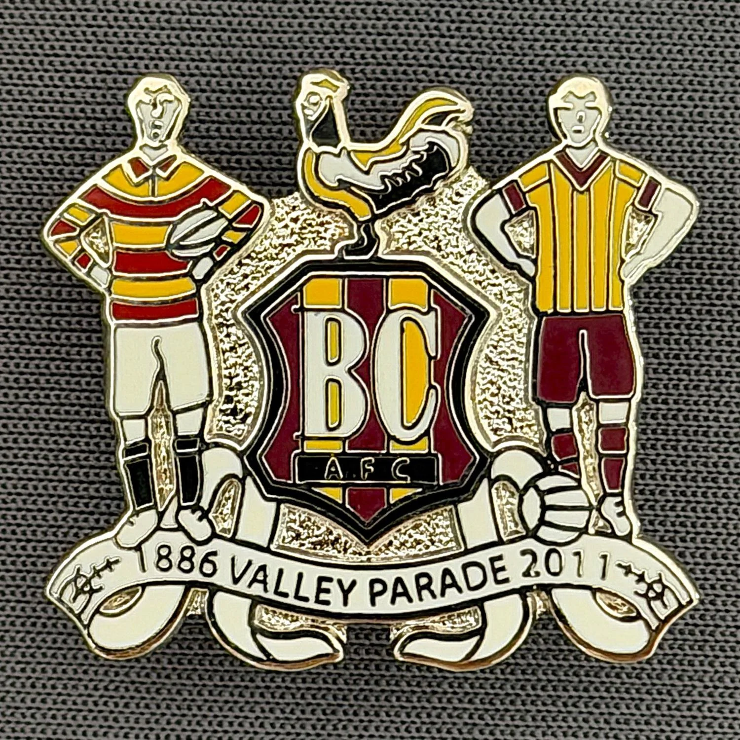 Reference Number: BCEVE064
Size: H 23 mm x W 25.3 mm
Pin Type: Brooch Pin
Plating: Silver
Value: £8
Manufacturer: Paraders
Comments: Valley Parade 1886-2011