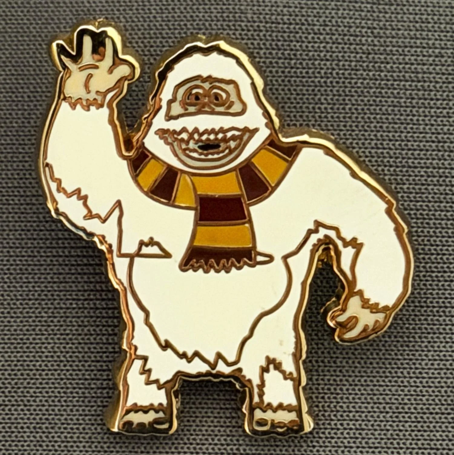 Reference Number: BCCTN039
Size: H 28.5 mm x W 26.7 mm
Pin Type: Plastic Clutch
Plating: Gold
Value: £6
Manufacturer: Not Known
Comments: Bumble the Abominable Snowman in Bradford City Kit
