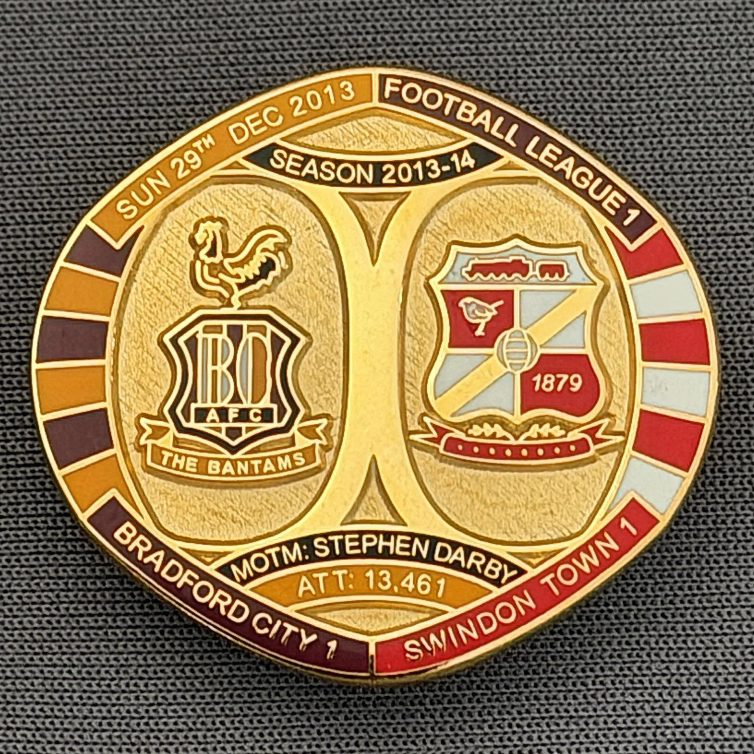 Reference Number: BCFIX196
Size: H 26.3 mm x W 28.9 mm
Pin Type: Brooch Pin
Plating: Gold
Value: £8
Manufacturer: Bradford City Badges
Comments: Bradford City v Swindon Town 2013/14 Limited Edition 55 Badges