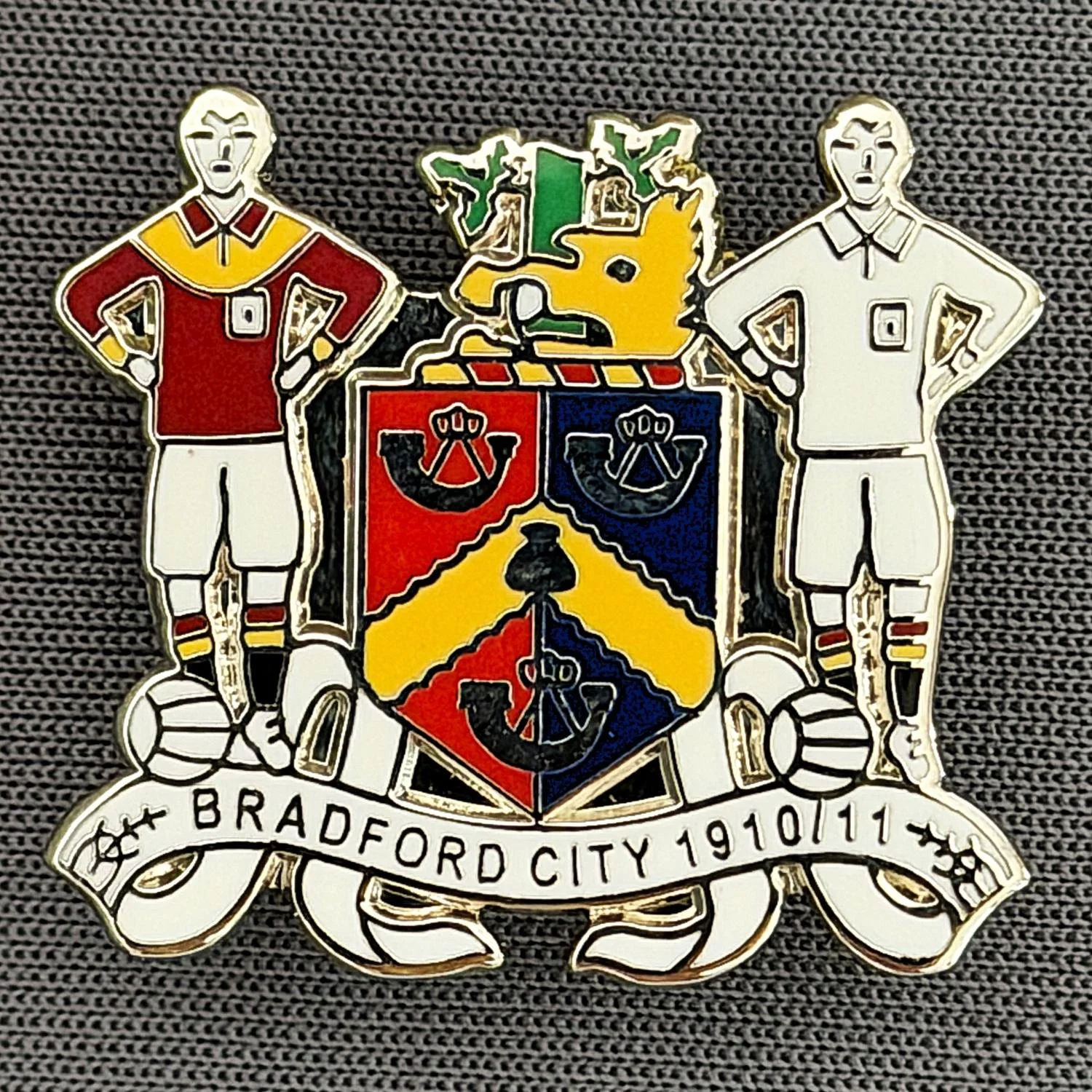 Reference Number: BCEVE047
Size: H 23 mm x W 25.1 mm
Pin Type: Brooch Pin
Plating: Silver
Value: £8
Manufacturer: Paraders
Comments: Bradford City 1910/11